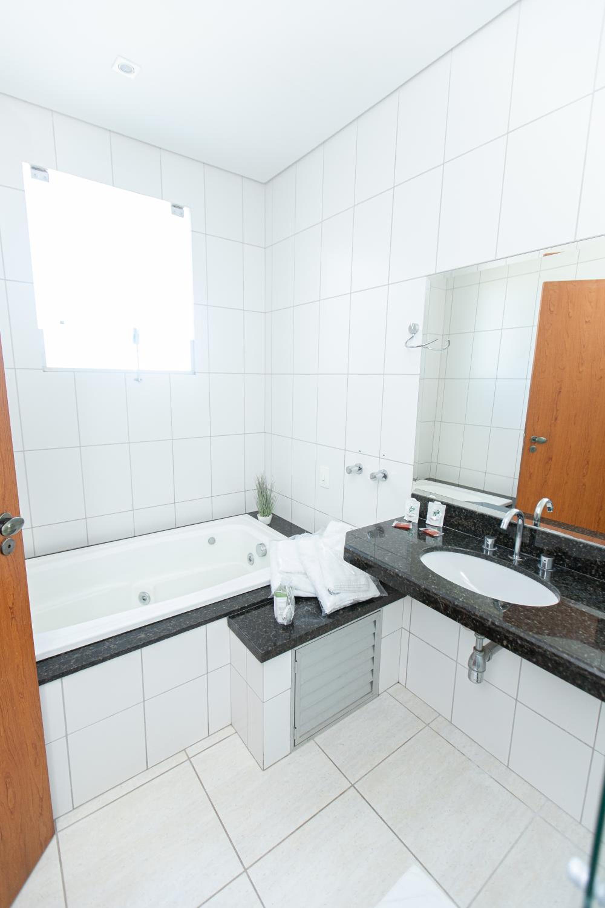 Deluxe Double Room with Bath photo 2