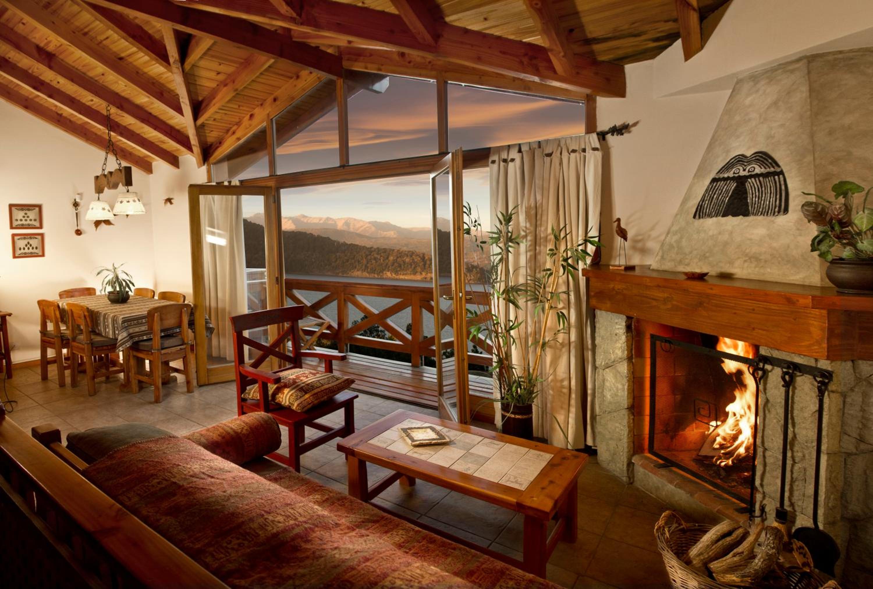 Two-Bedroom Bungalow with Lake View photo 1