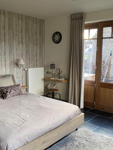 Deluxe Double Room with Shower photo 1
