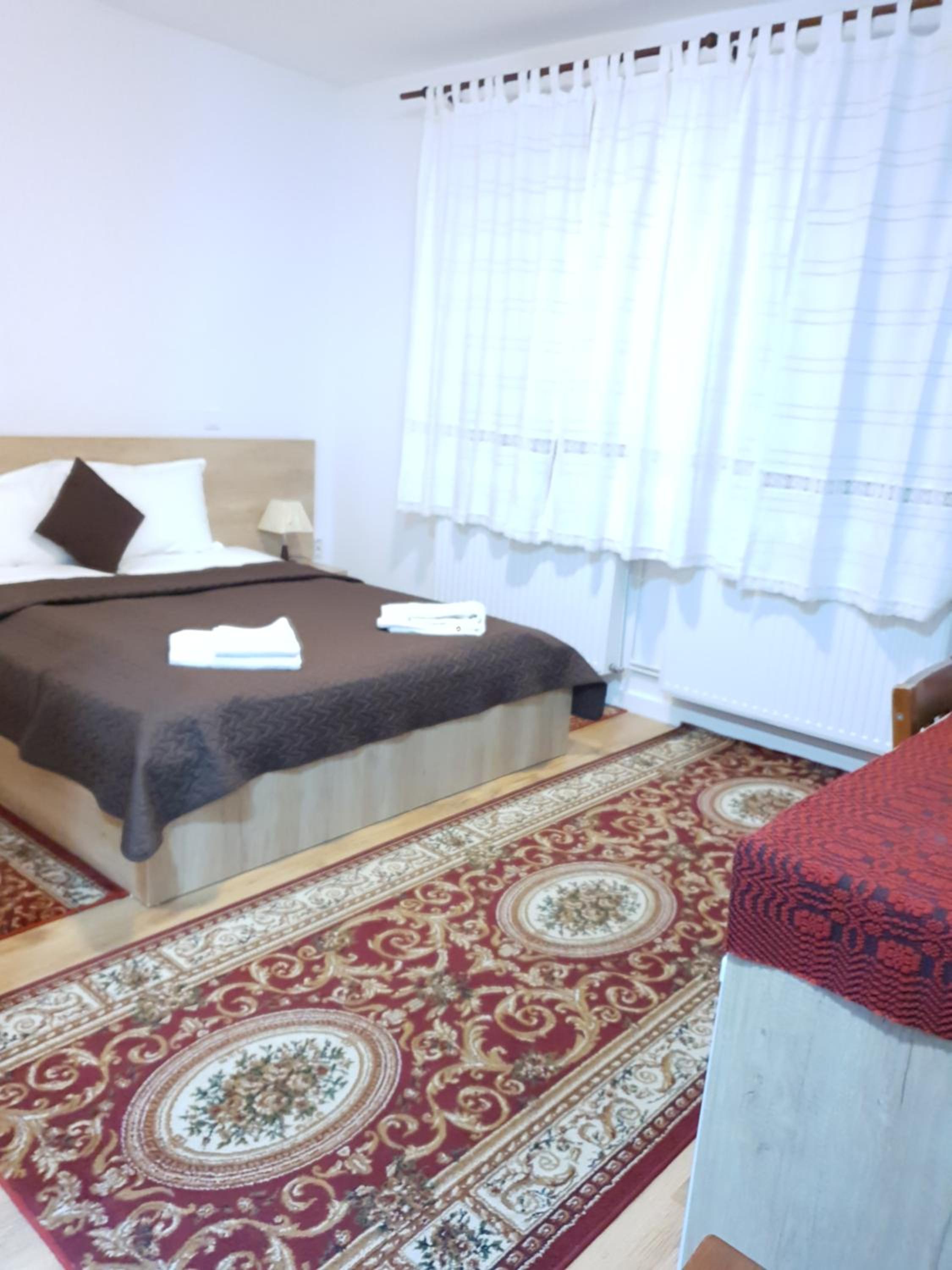Double Room with Private Bathroom - Photo 6