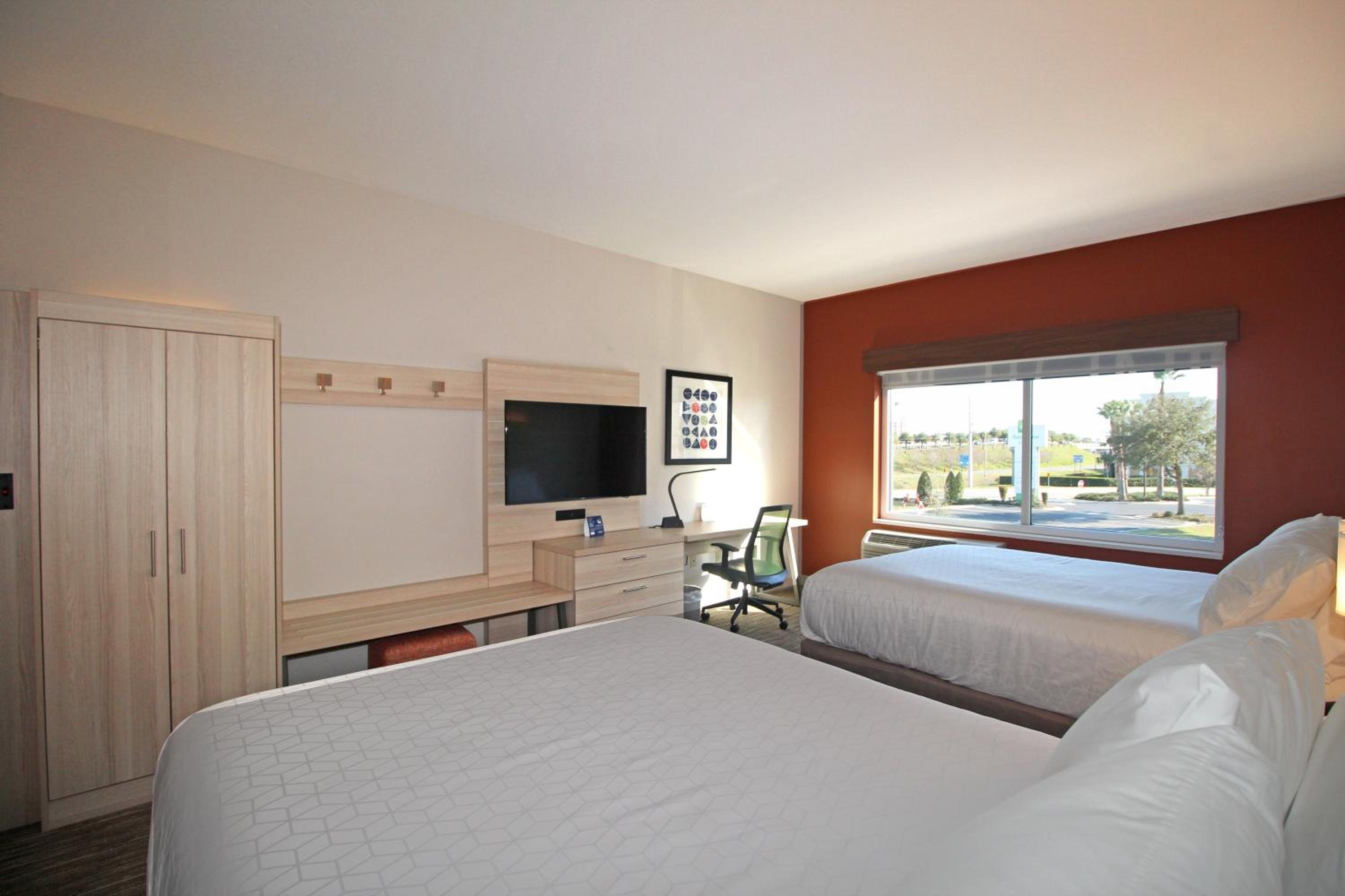 Queen Room with Two Queen Beds - Hearing Accessible/Non-Smoking