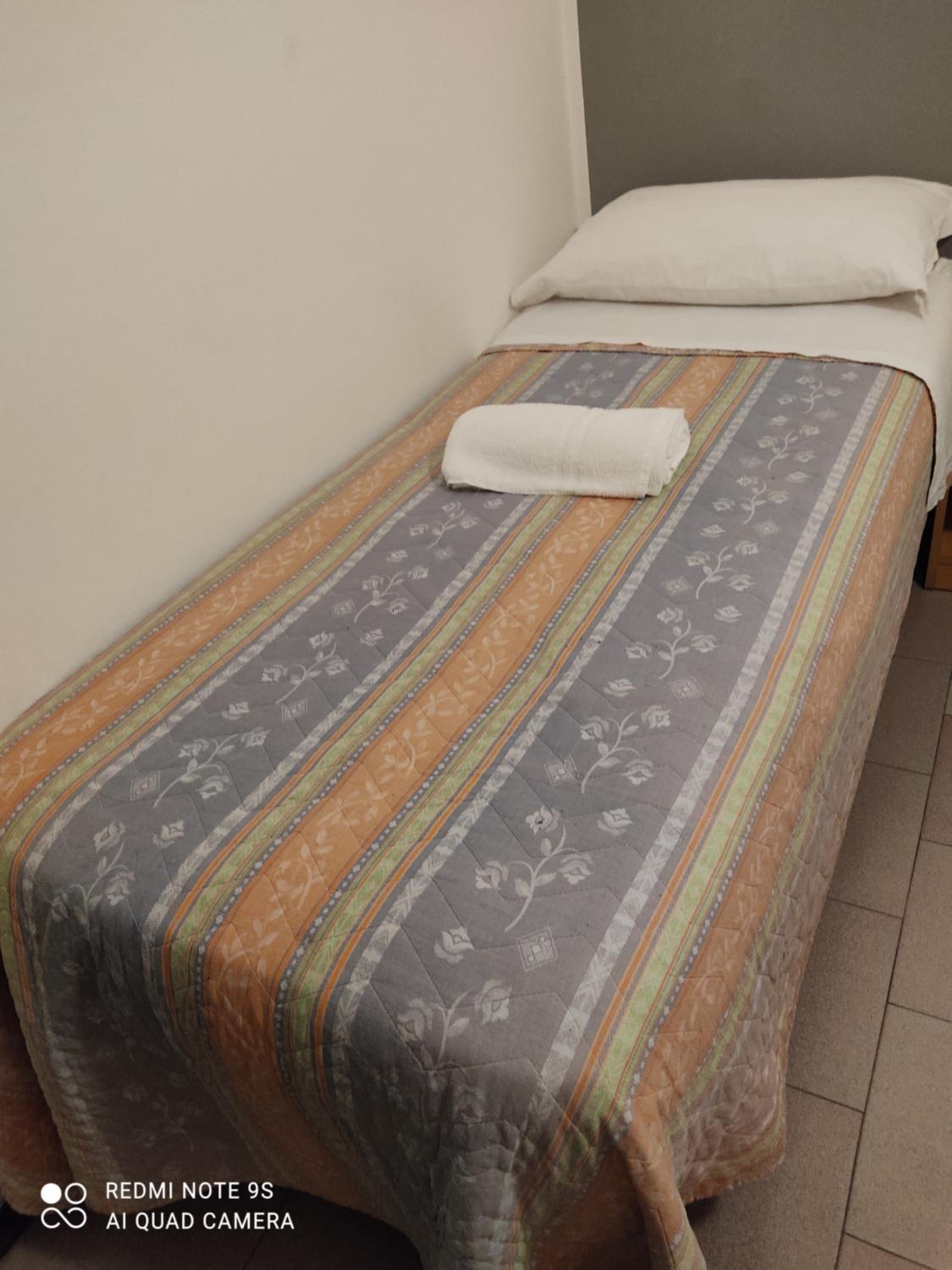 Small Single Room photo 1