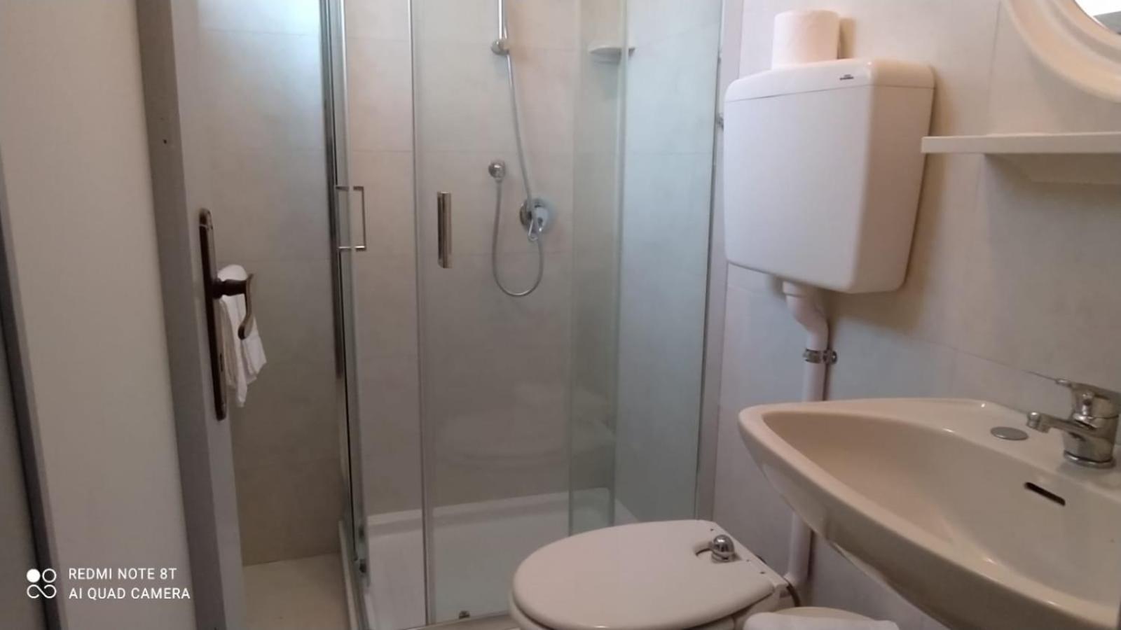 Comfort Triple Room with Shower photo 2