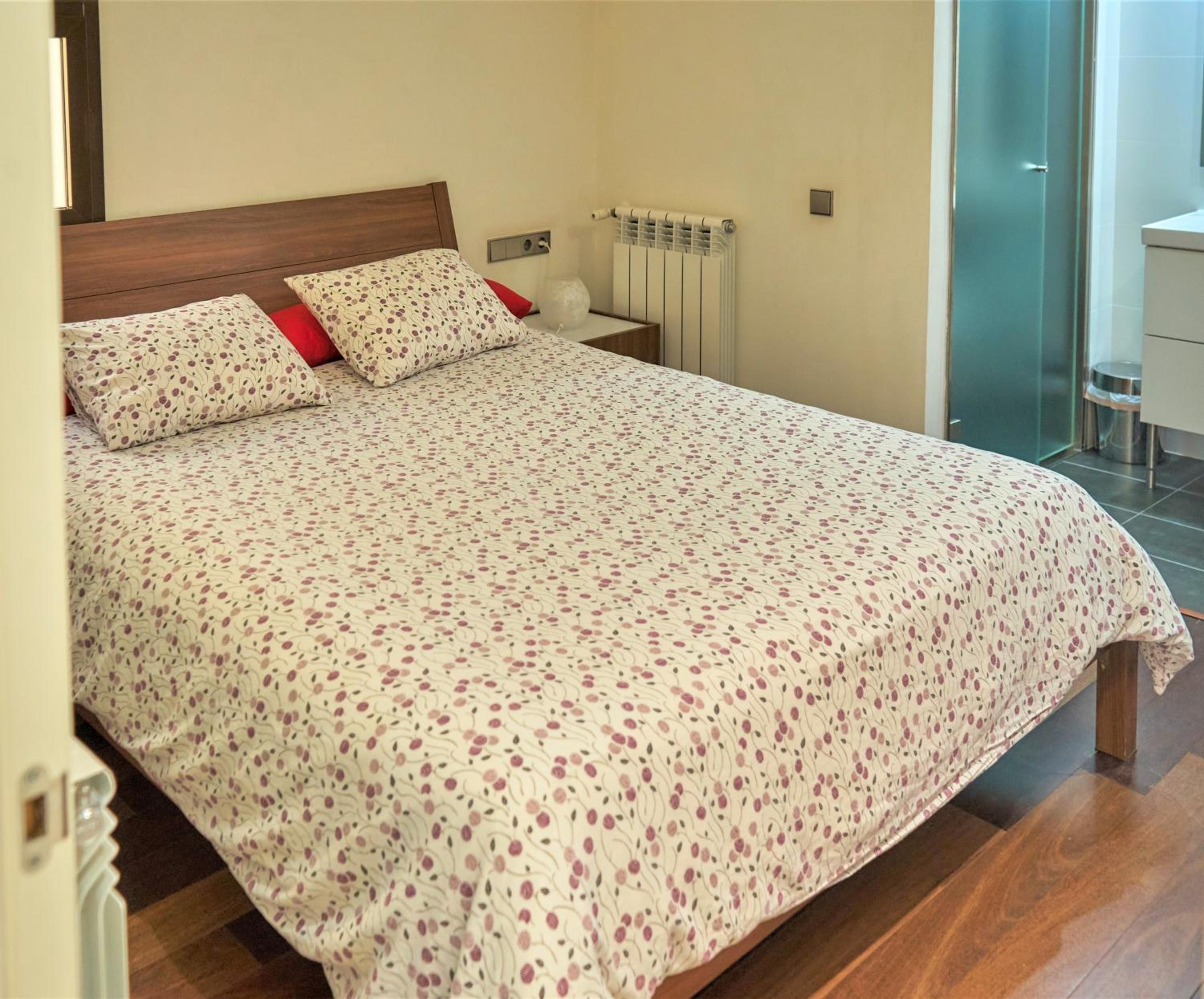 One-Bedroom Apartment (2 - 4 Adults) photo 2