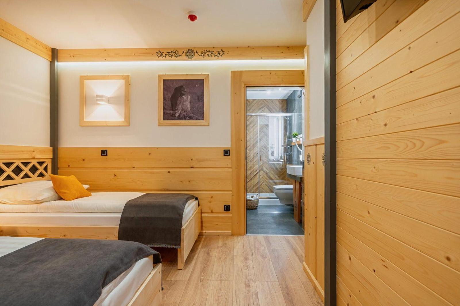 Deluxe Triple Room - Photo 11