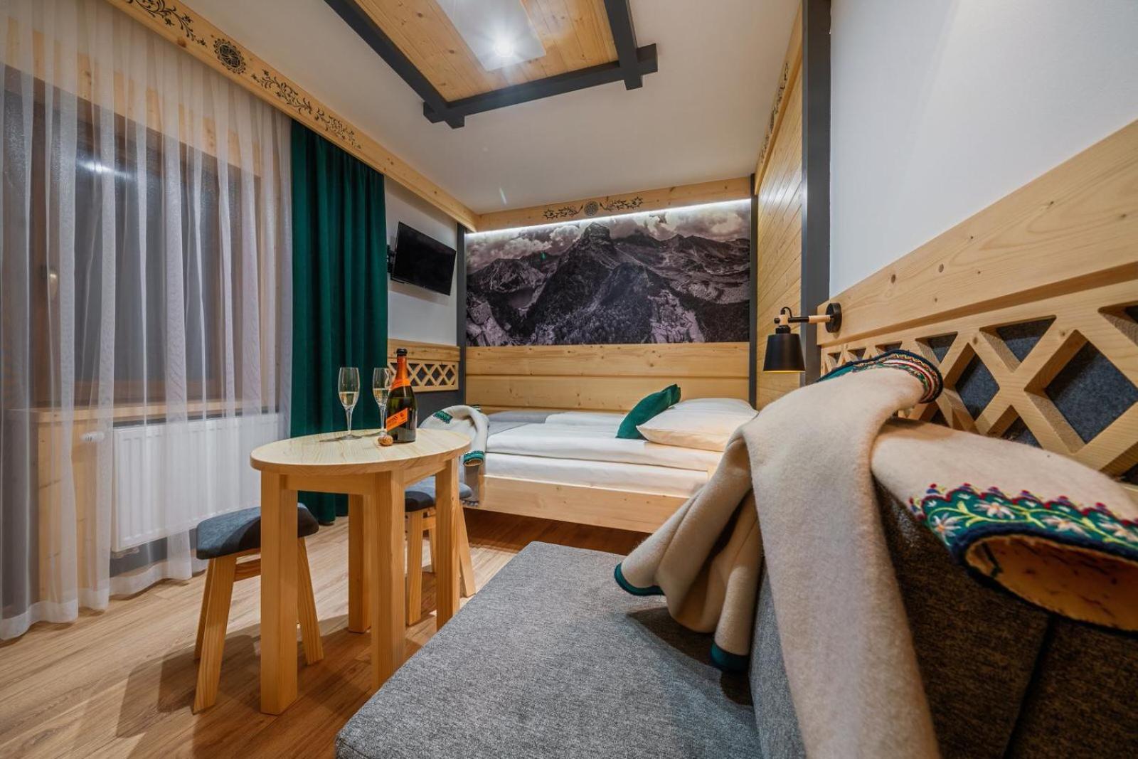 Deluxe Double Room - Photo 17