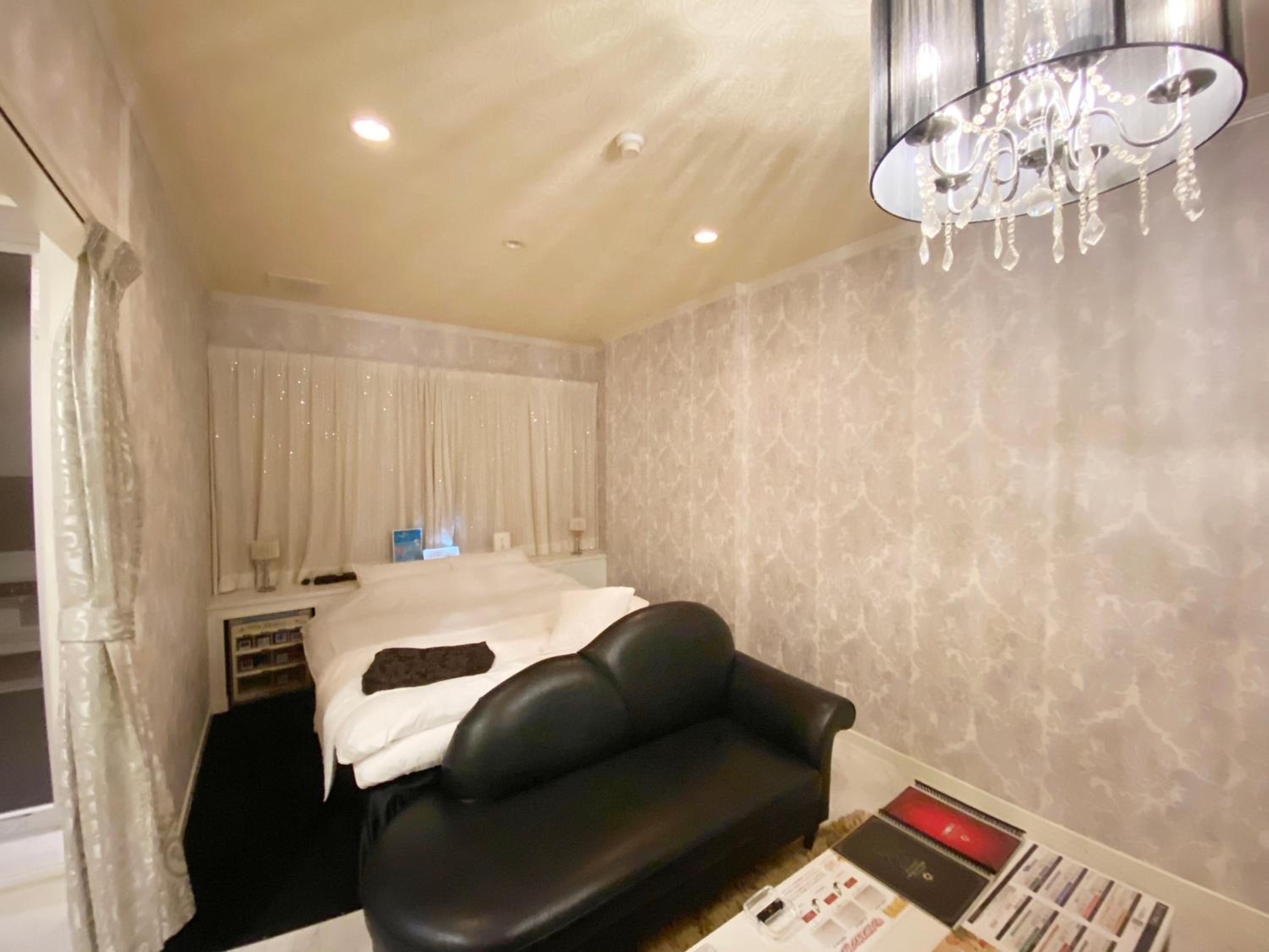 Economy Double Room - Photo 6
