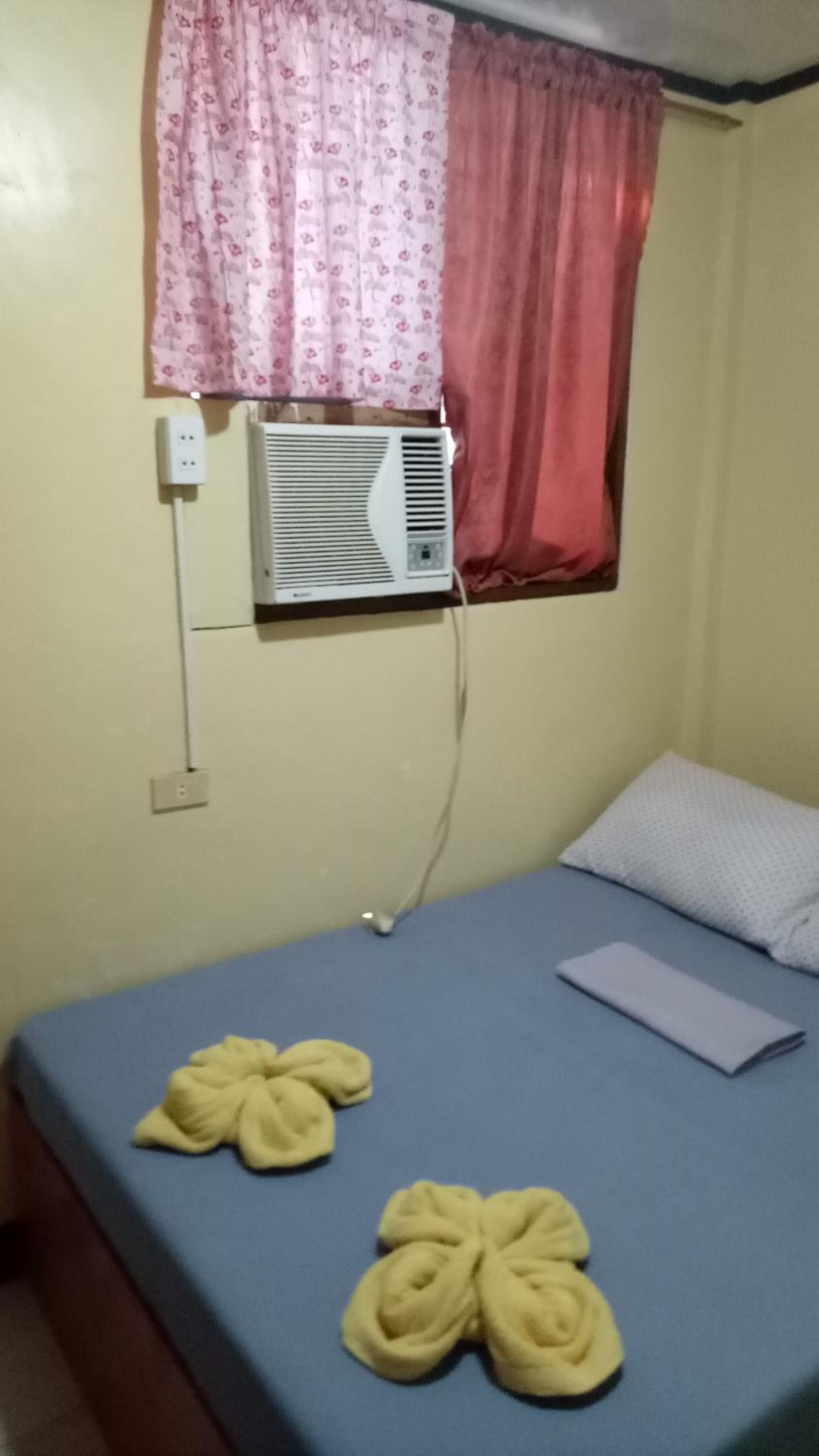 Budget Double Room - Photo 3
