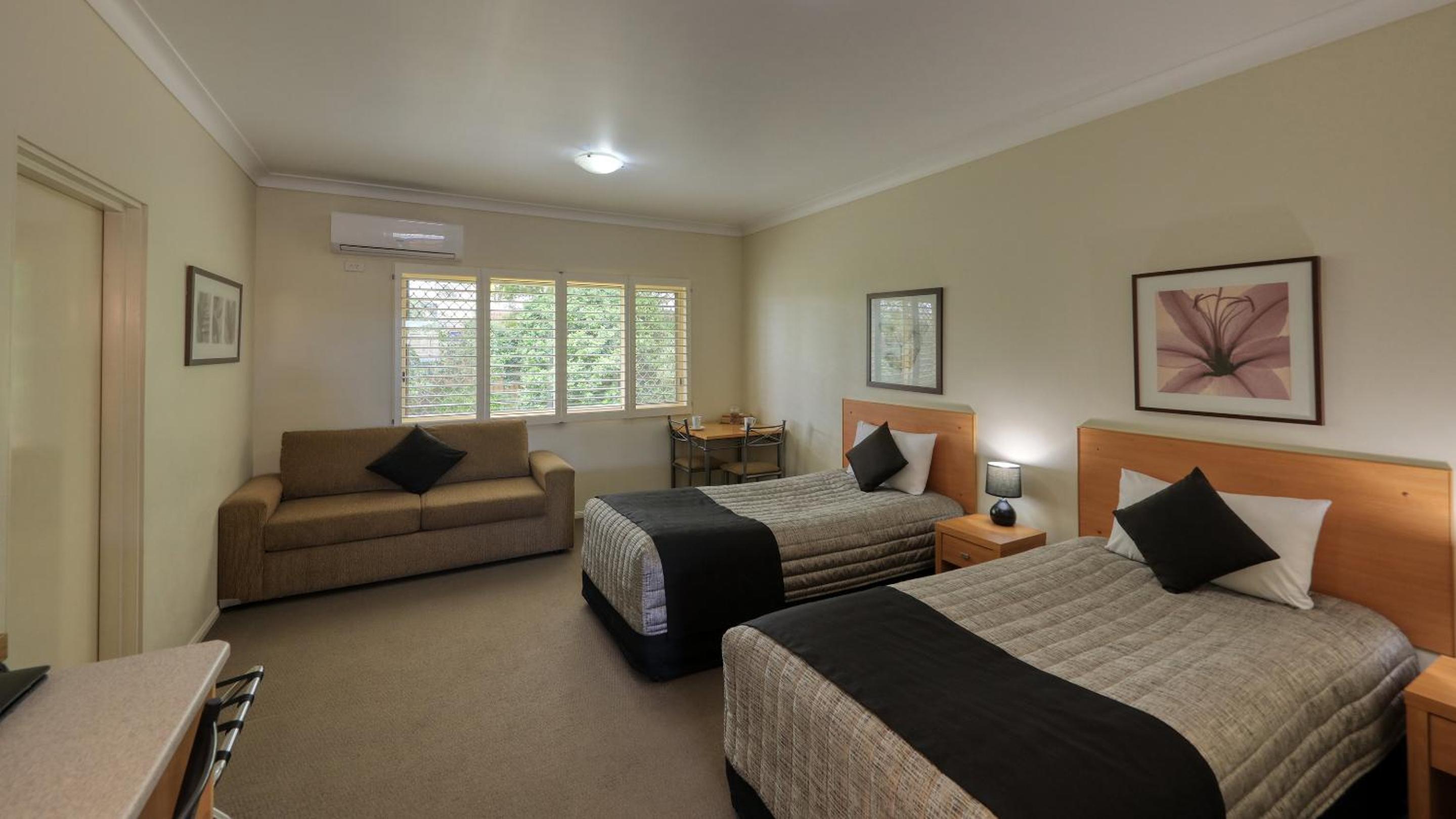 Deluxe Twin Room photo 3
