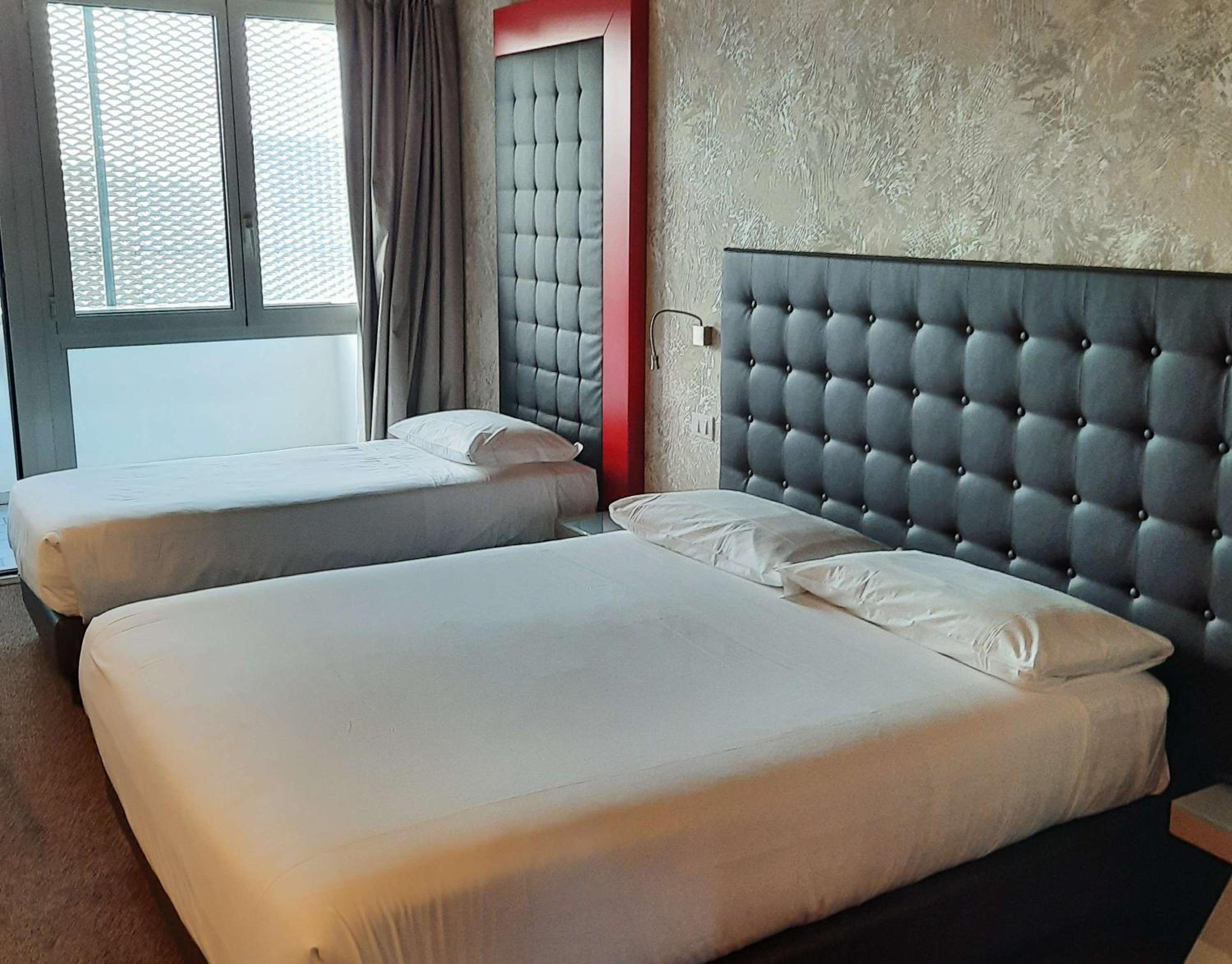 Small Triple Room - Photo 1