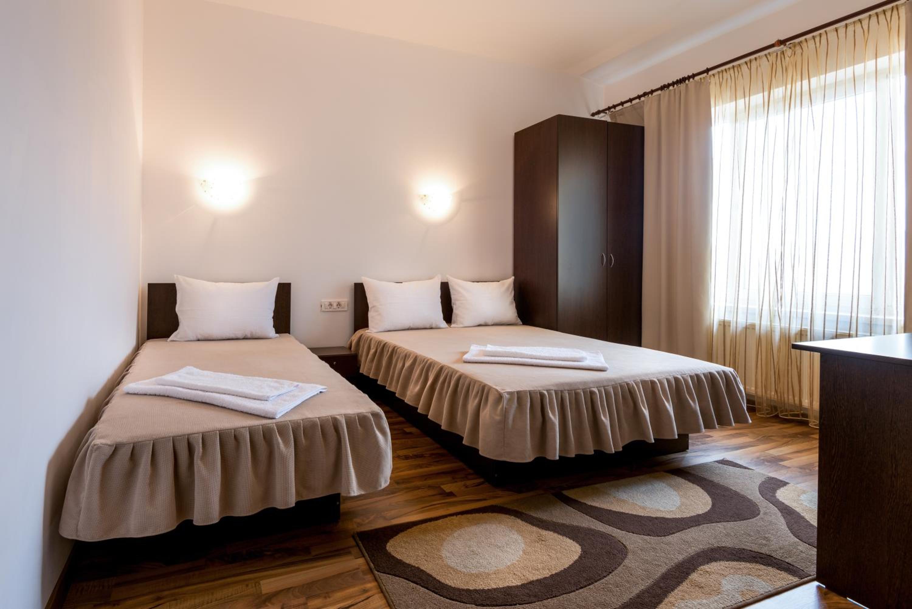 Standard Triple Room - Photo 1