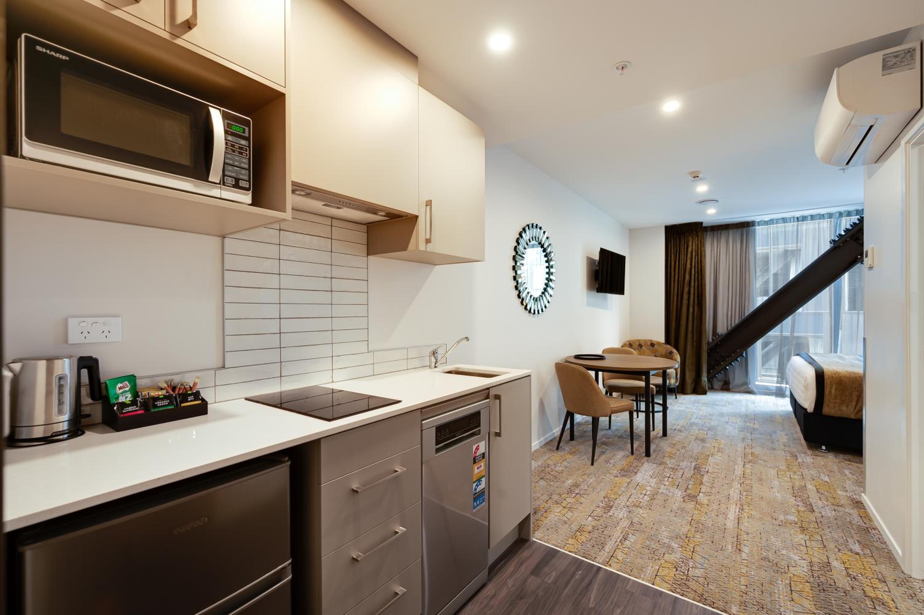 Studio Apartment - Photo 6