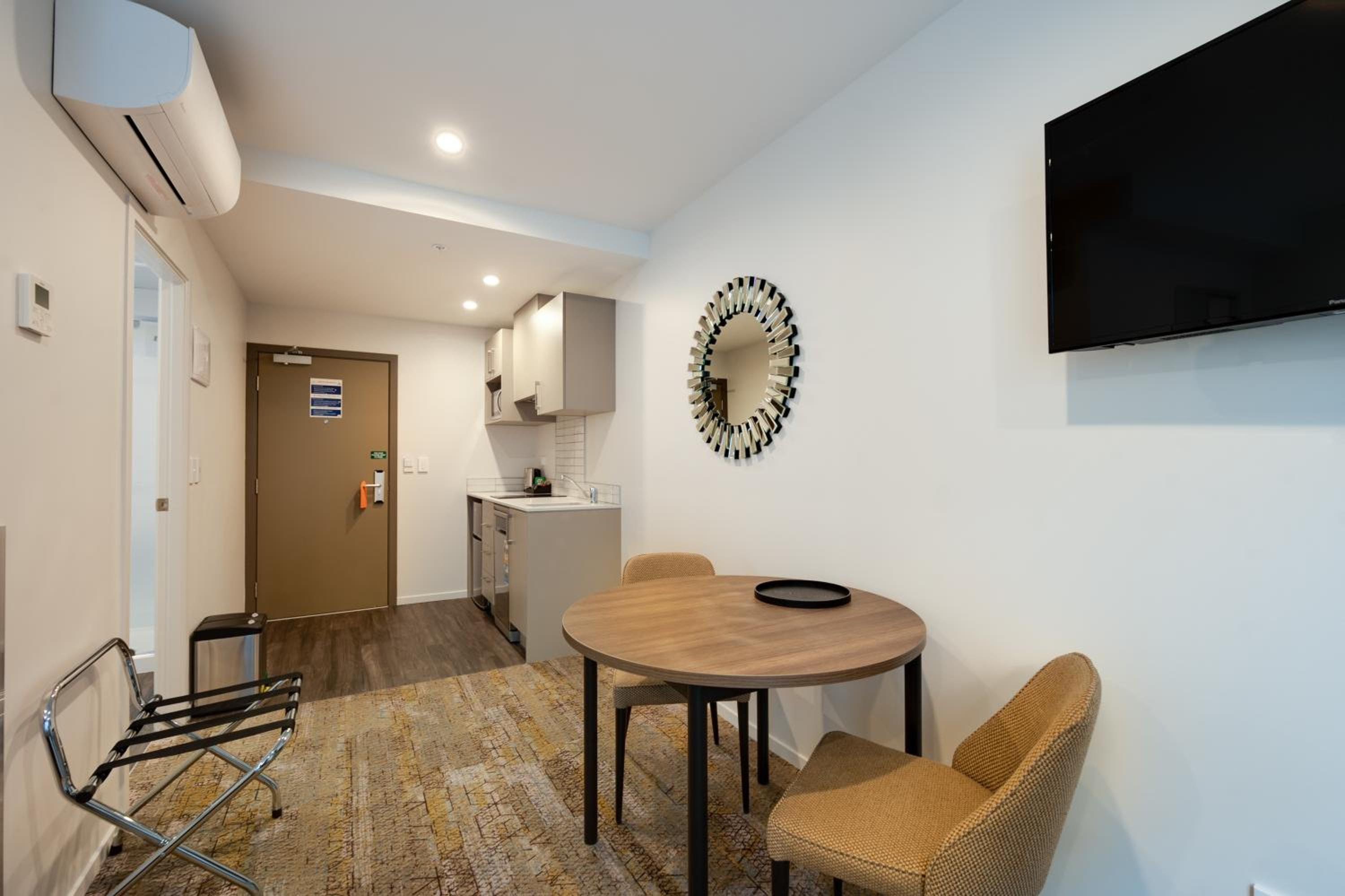 Studio Apartment - Mountain View - Photo 1
