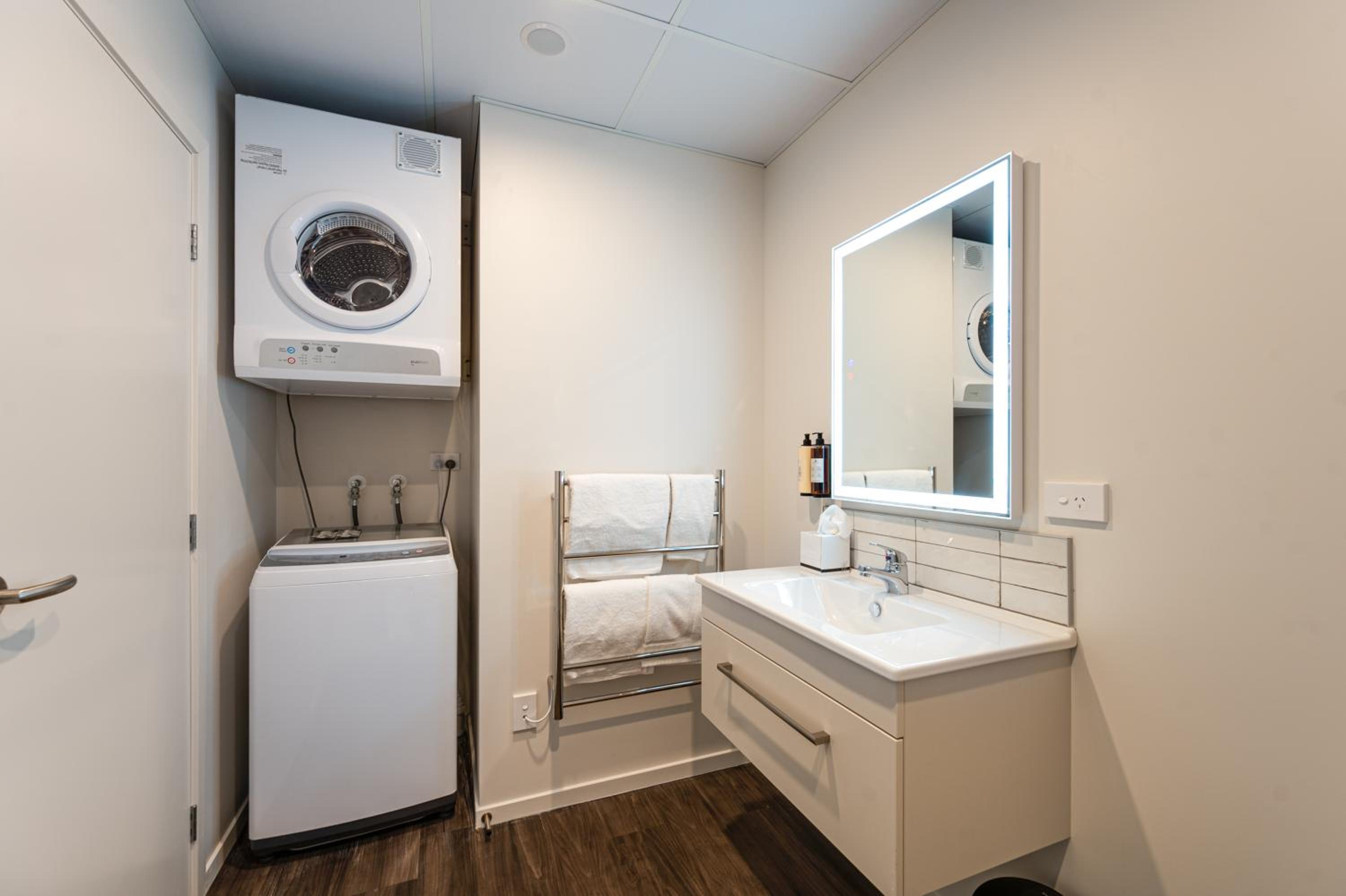 Studio Apartment - Mountain View - Photo 3