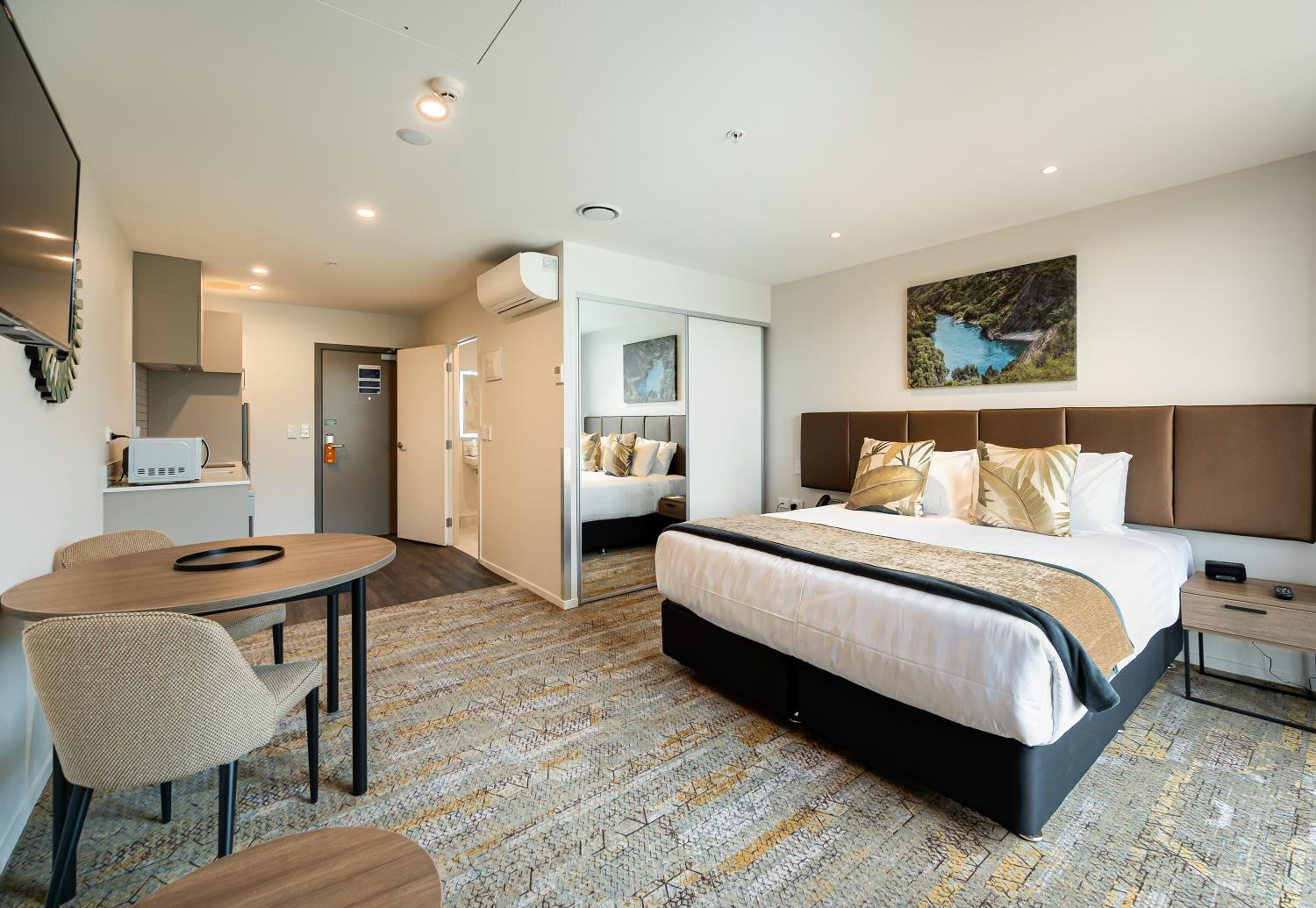 Studio Apartment - Mountain View - Photo 7