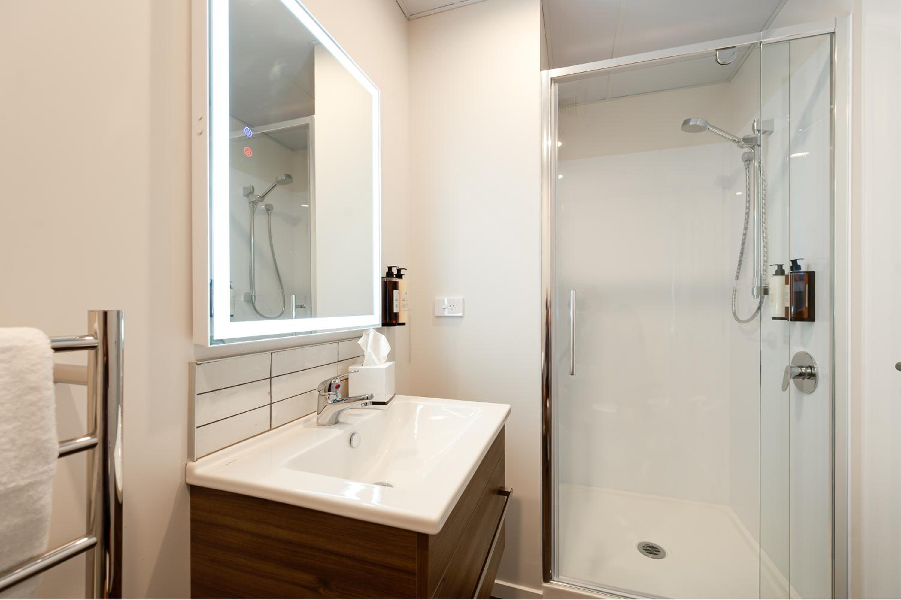 One-Bedroom Apartment - Photo 2