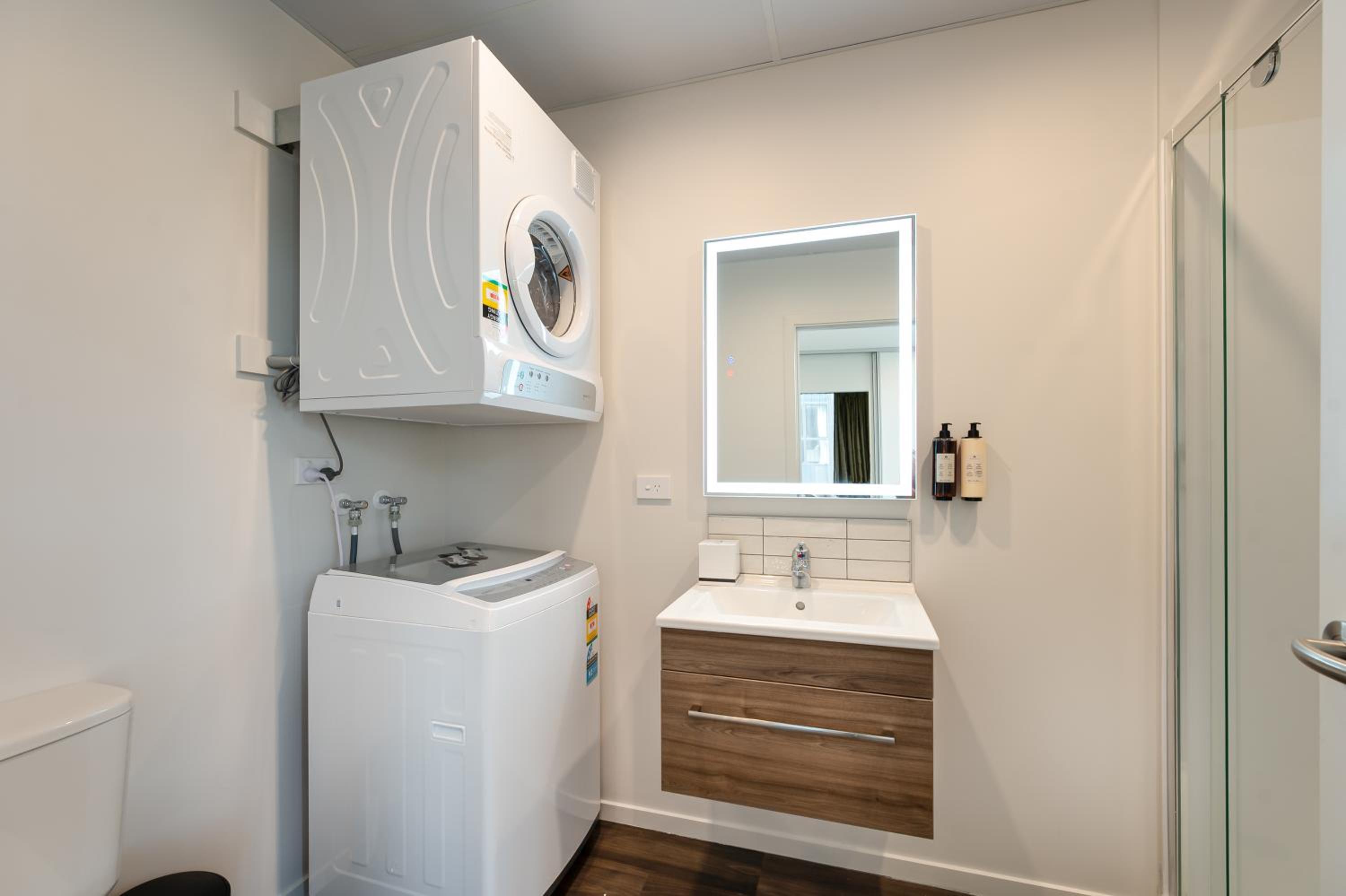 Studio Apartment - Mountain View - Photo 9