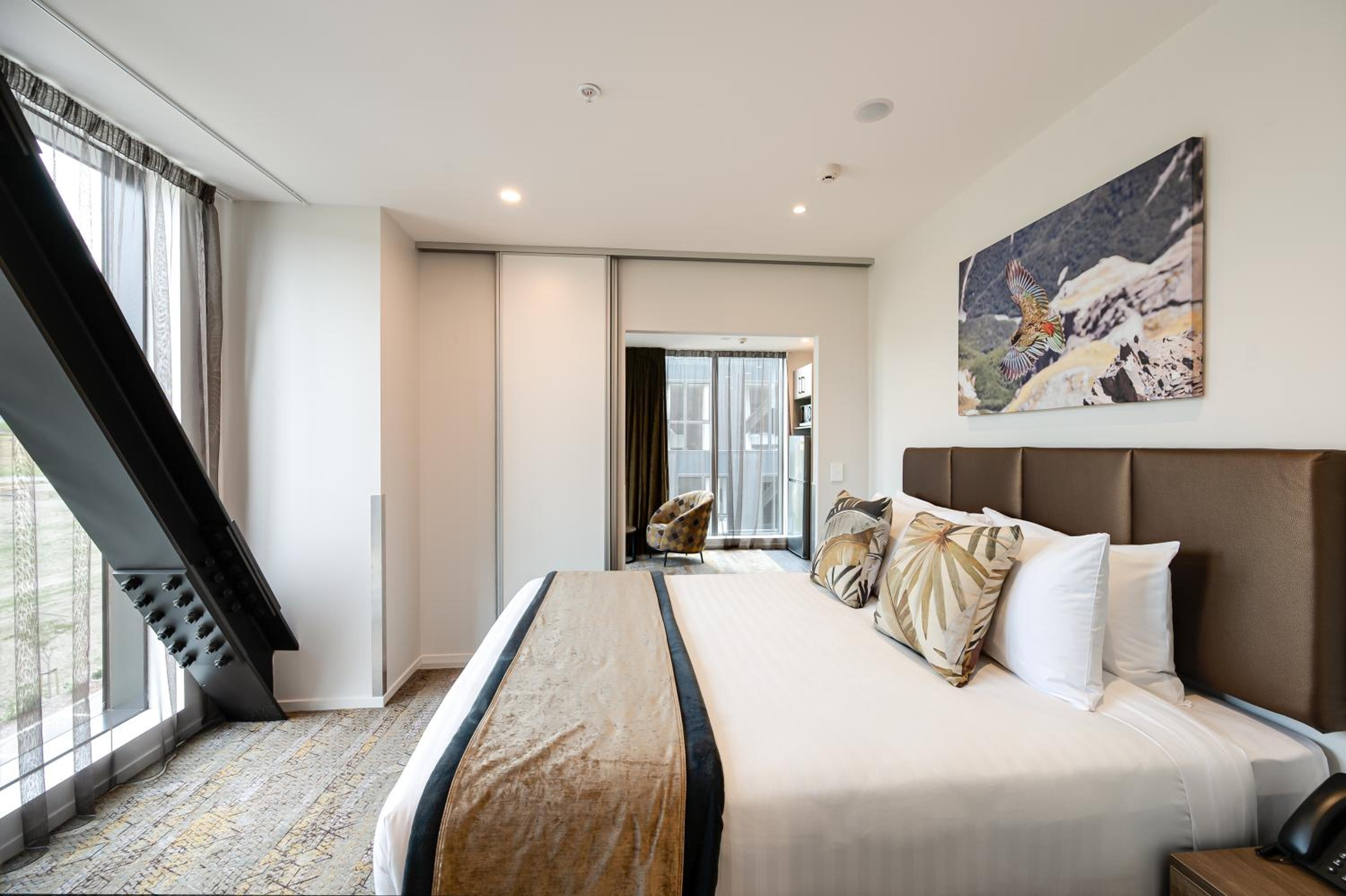 One-Bedroom Apartment - Photo 9