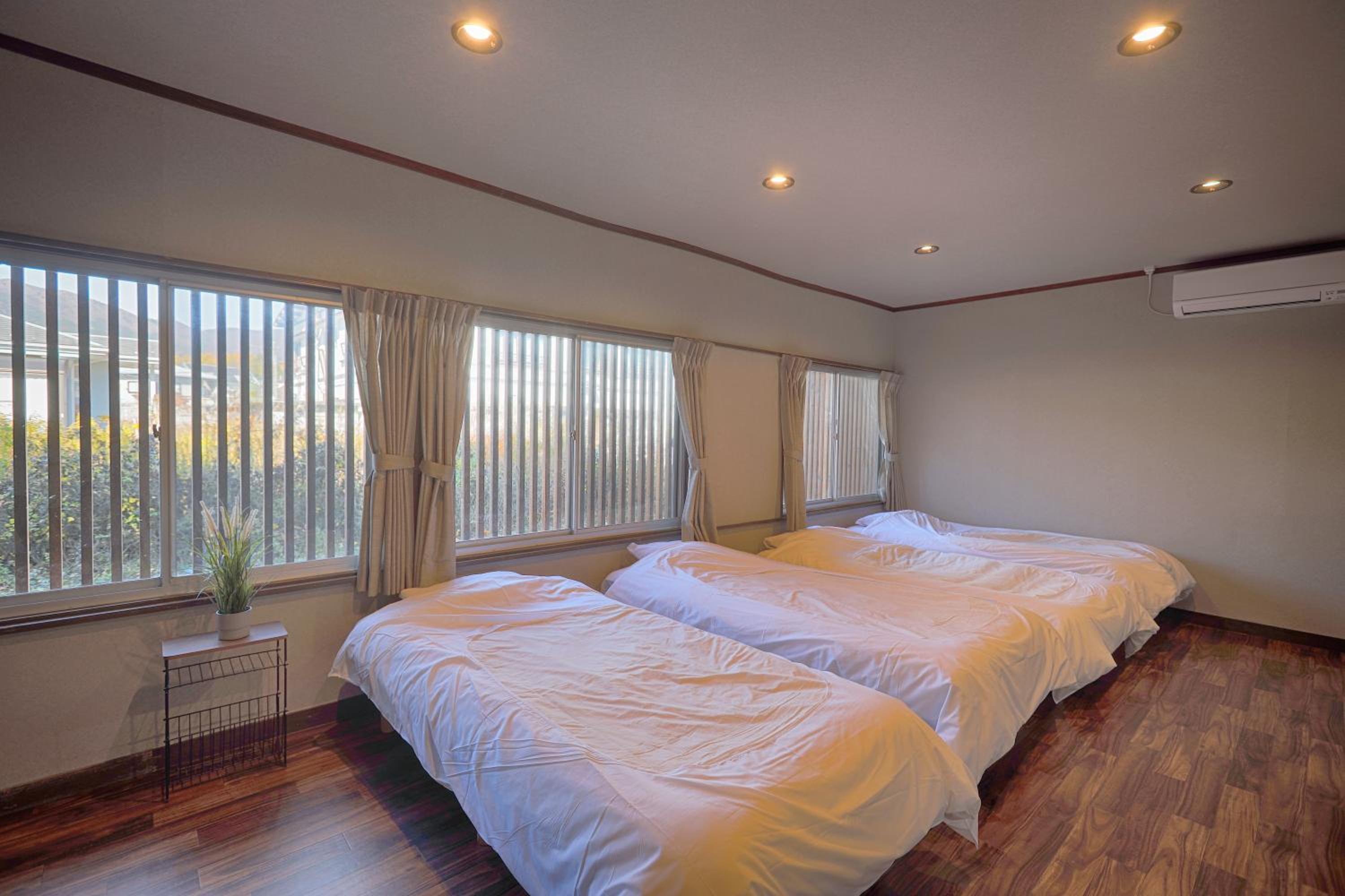 Standard Family Room - Photo 17