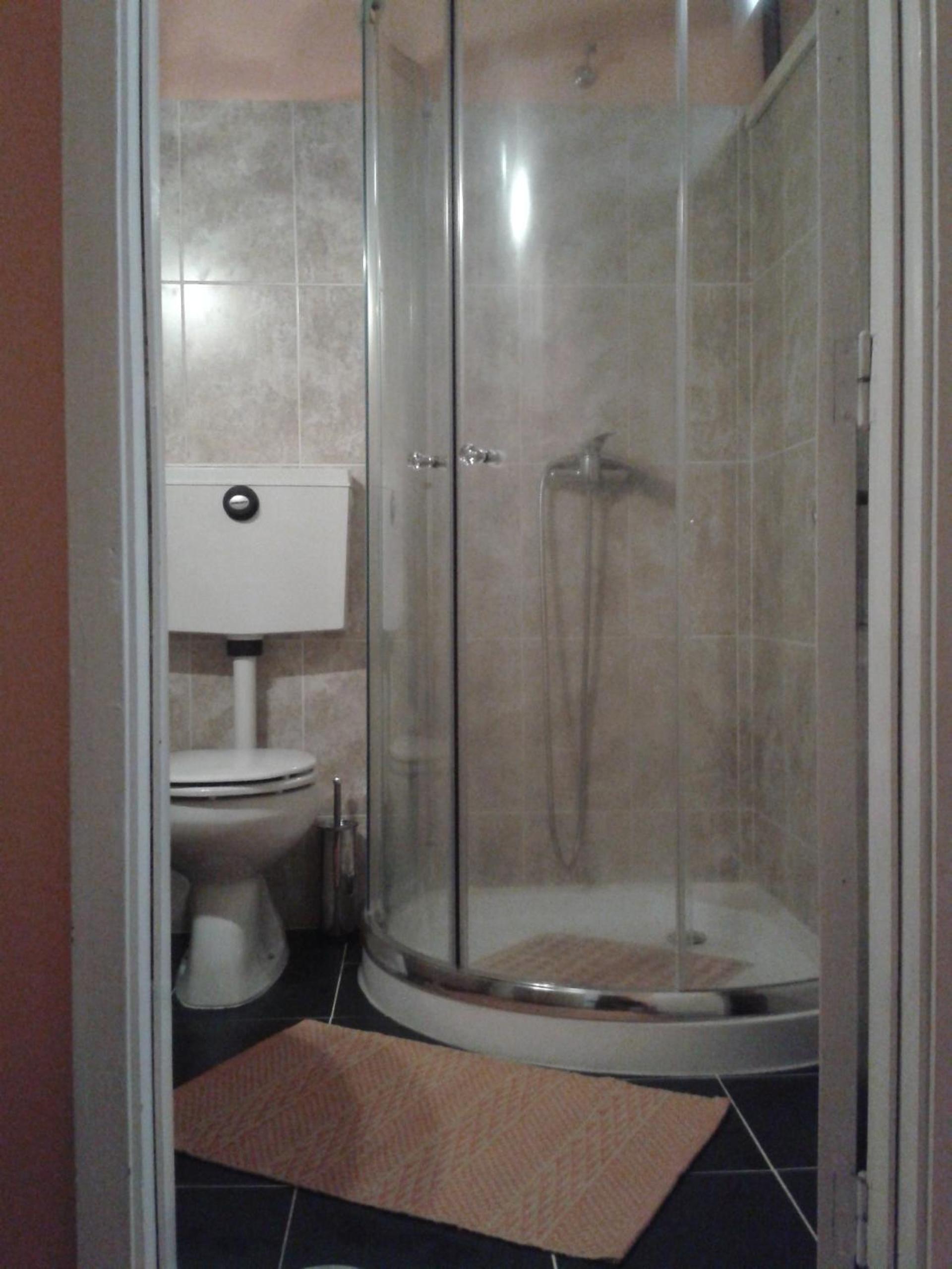Double or Twin Room - Photo 2