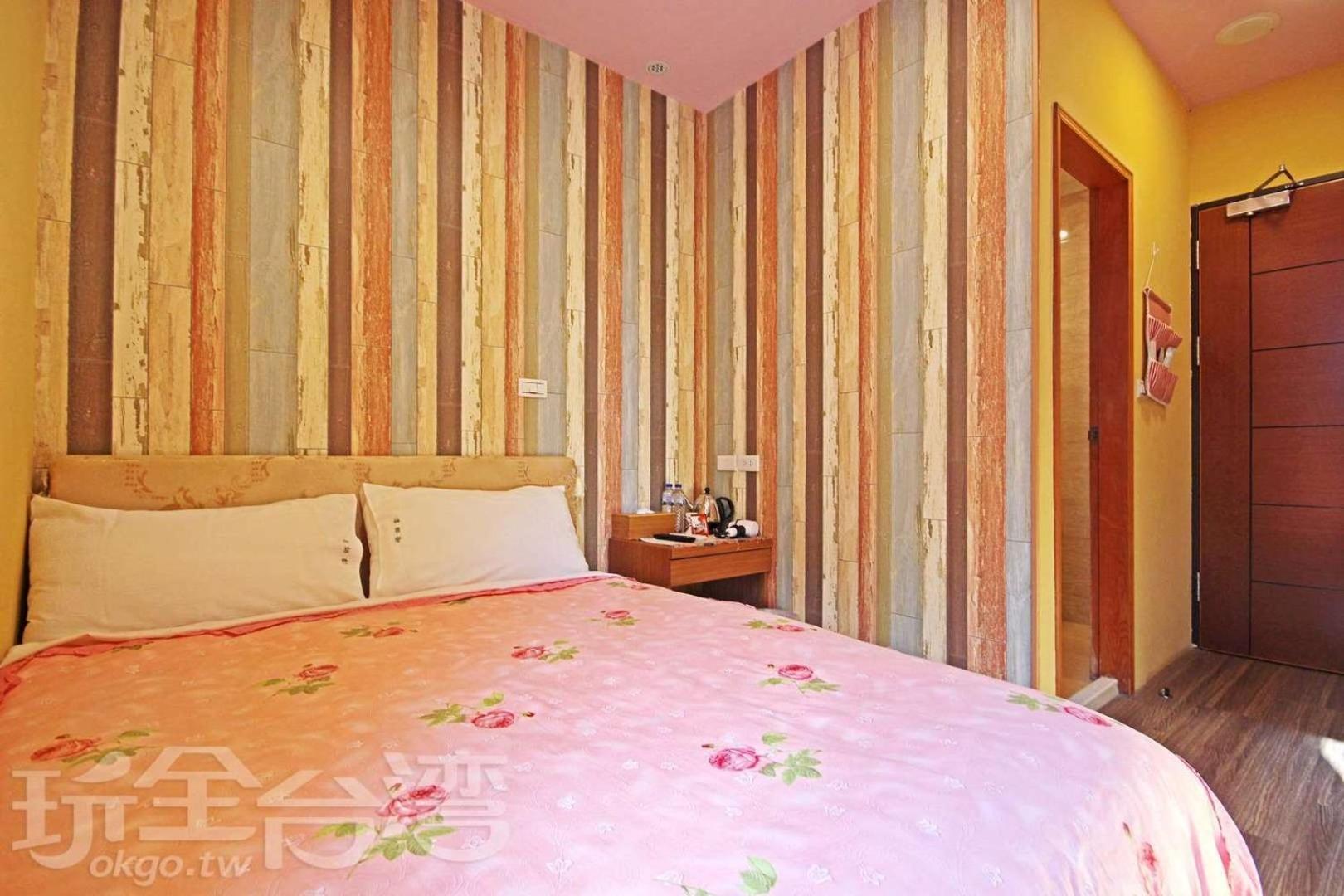 Small Double Room photo 2