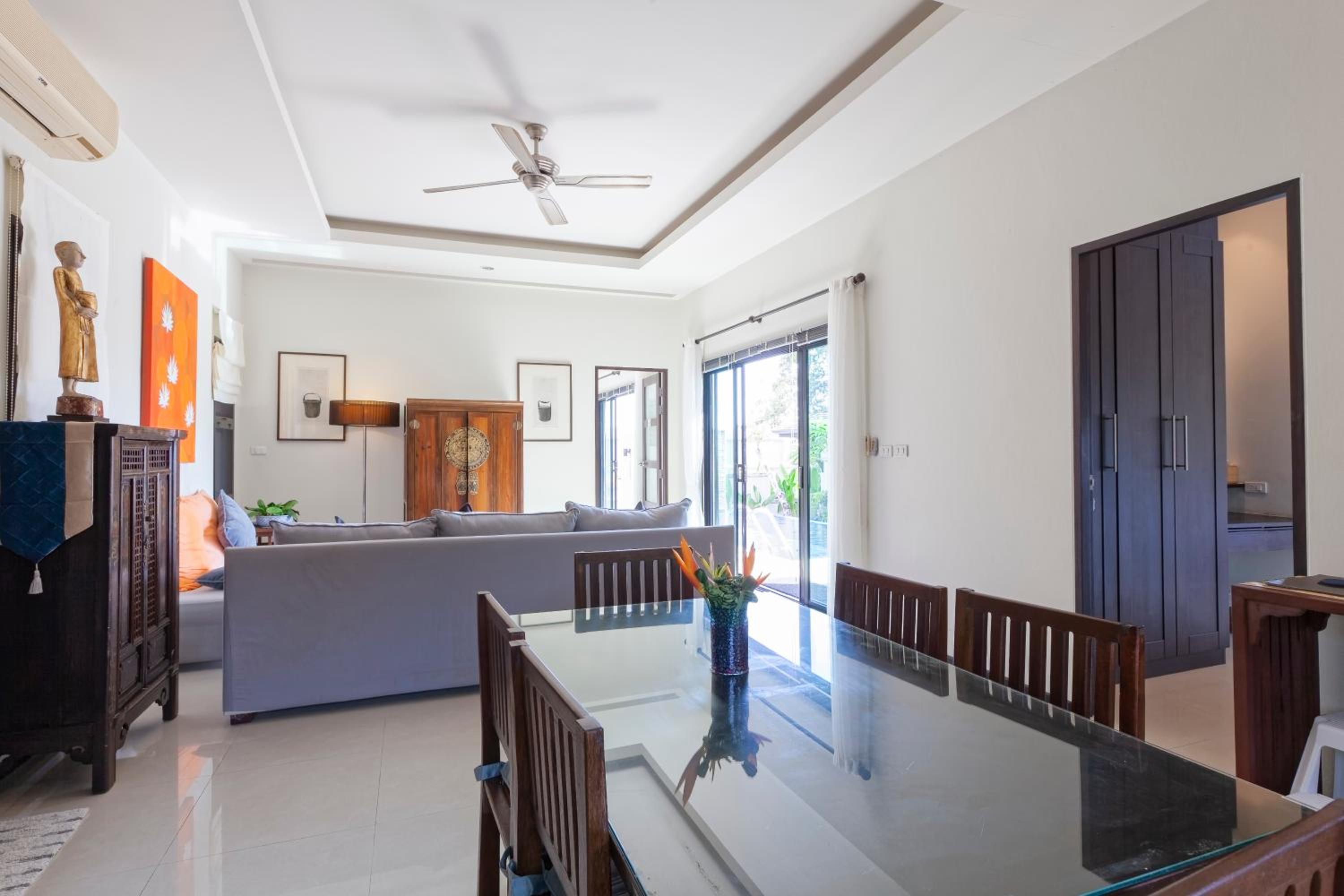 Three-Bedroom Villa photo 2
