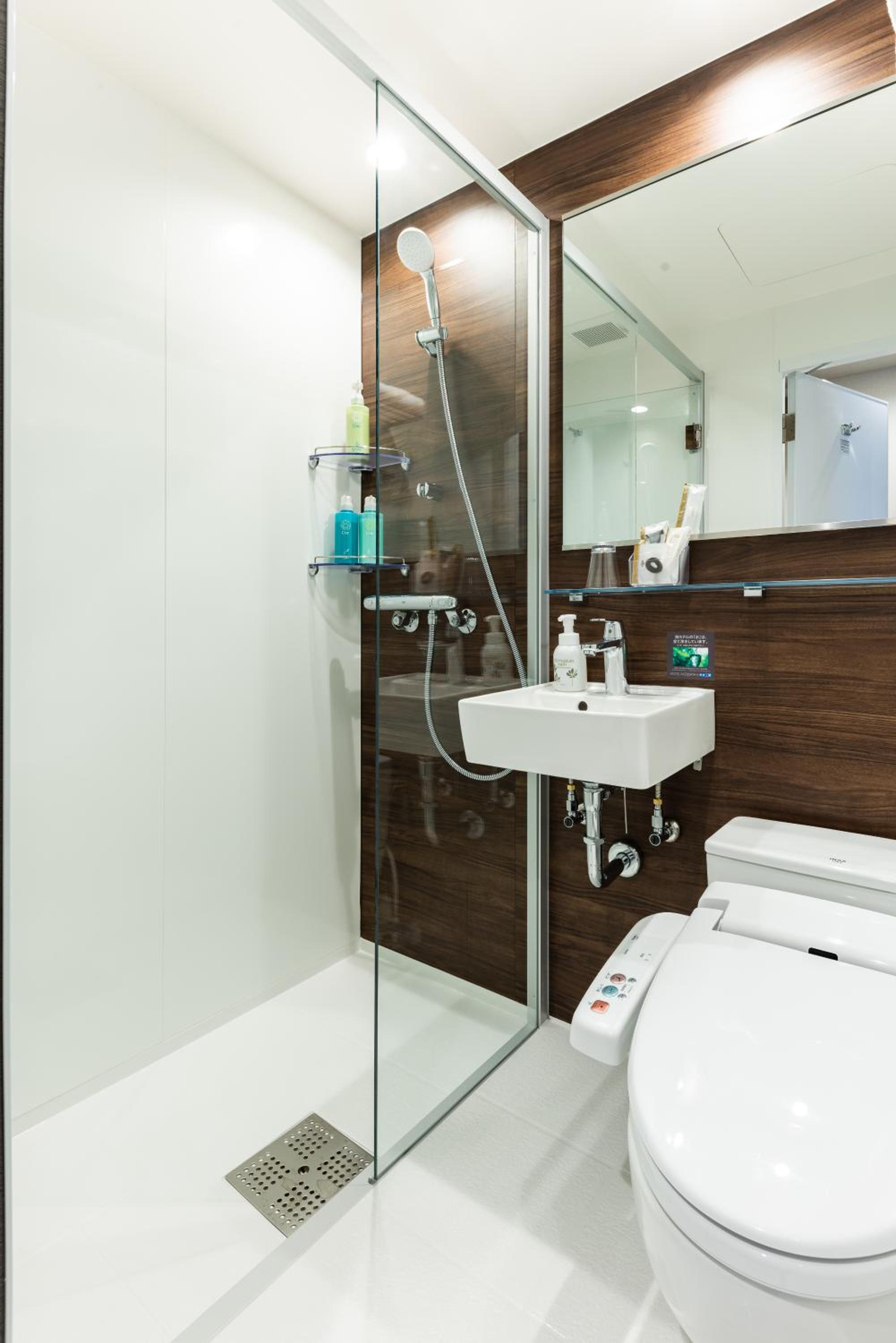 Double Room with Small Double Bed with Shower photo 3