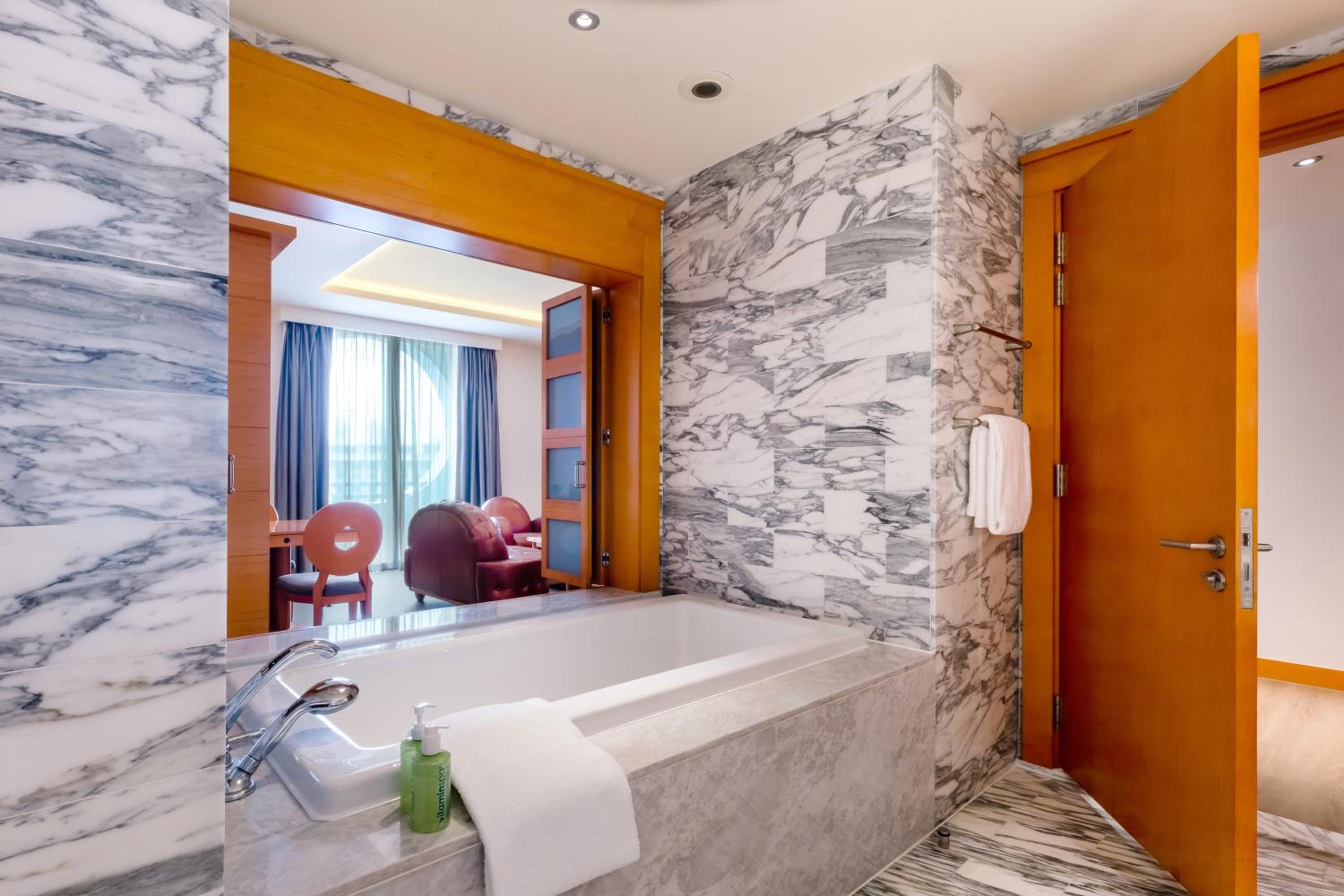 Deluxe Suite