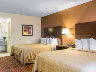 2 Queen Beds | Non-Smoking- - Photo 7