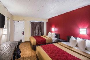 1 Queen Bed, Mobility Accessible Room, Roll-In Shower, Non-Smoking photo 1
