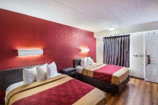 2 Double Beds, Mobility Accessible Room, Bathtub w/ Grab Bars, Non-Smoking photo 3