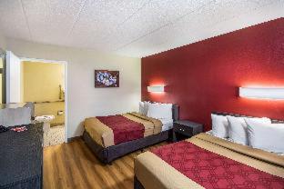 2 Double Beds, Mobility Accessible Room, Bathtub w/ Grab Bars, Non-Smoking photo 2