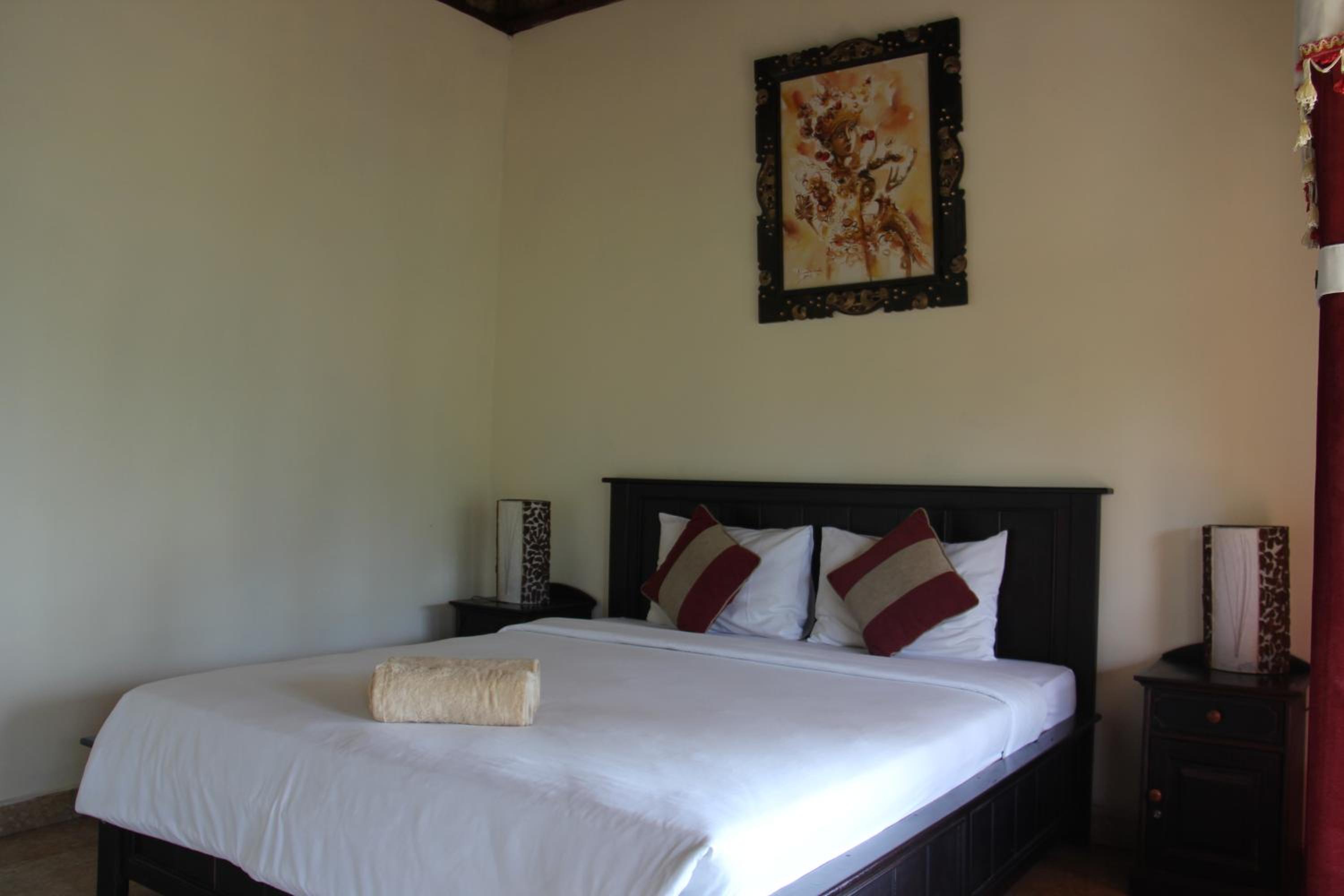 Standard Double Room - Photo 11