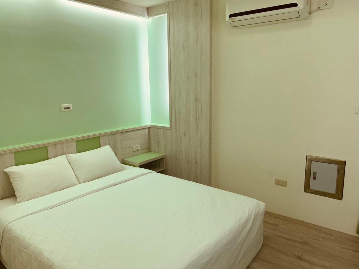 Double Room with Private Bathroom photo 2