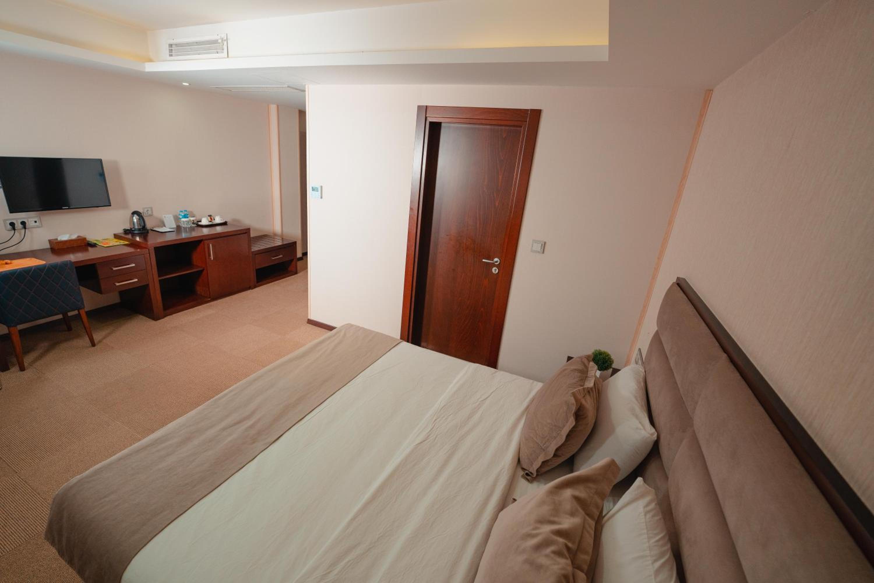 Double Room - Photo 4