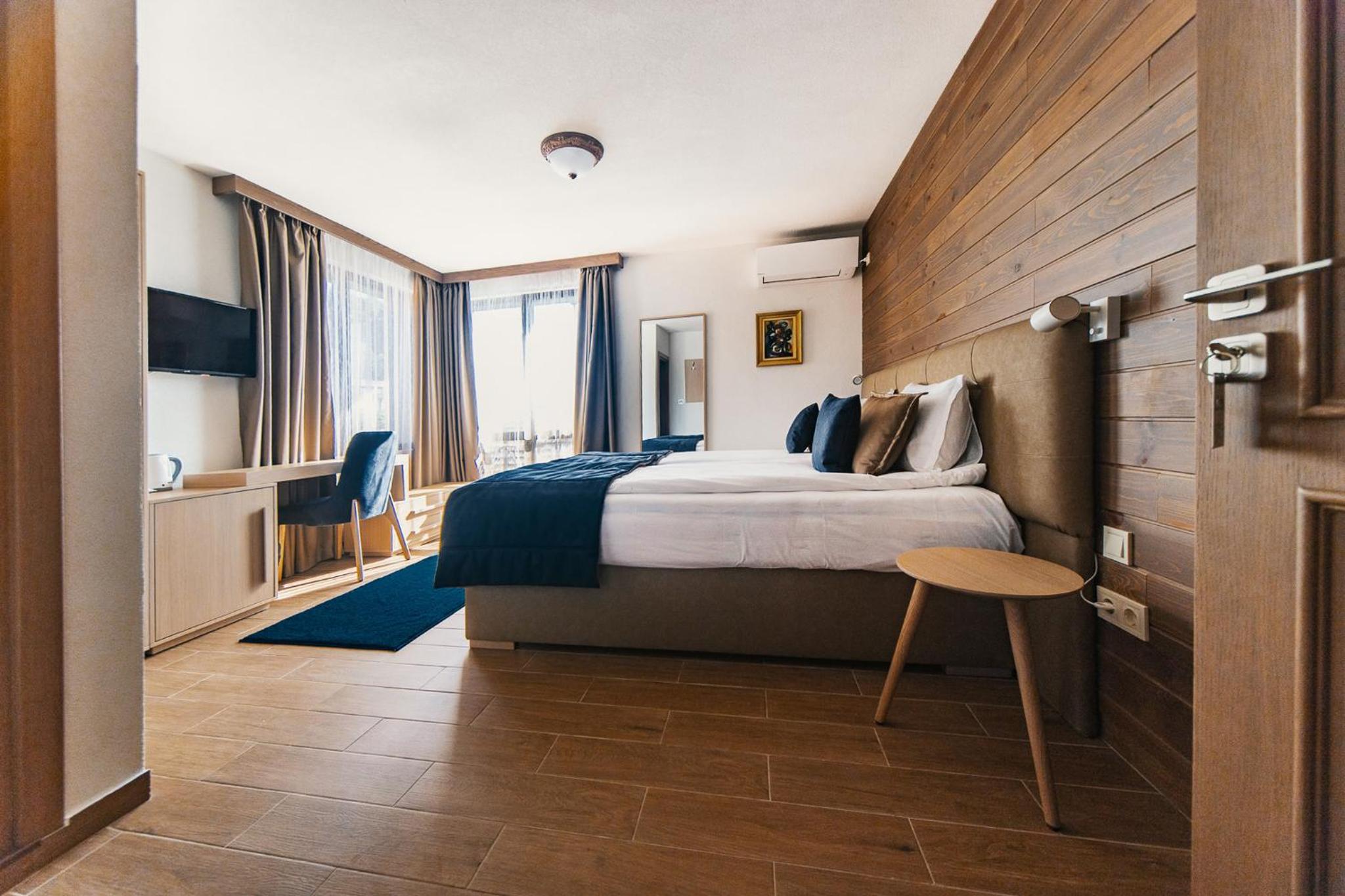 Double Room - Photo 2