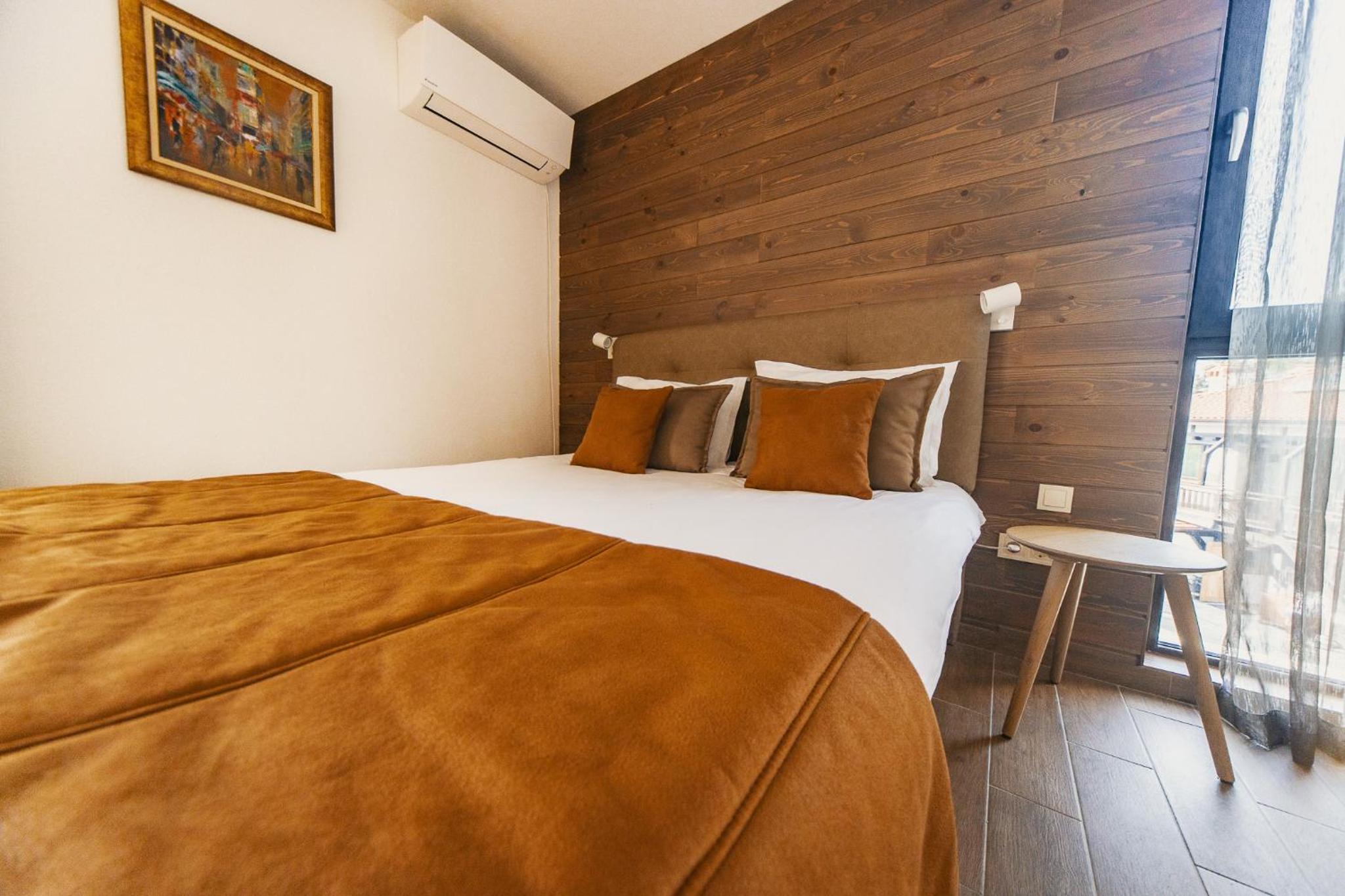 Double Room - Photo 6