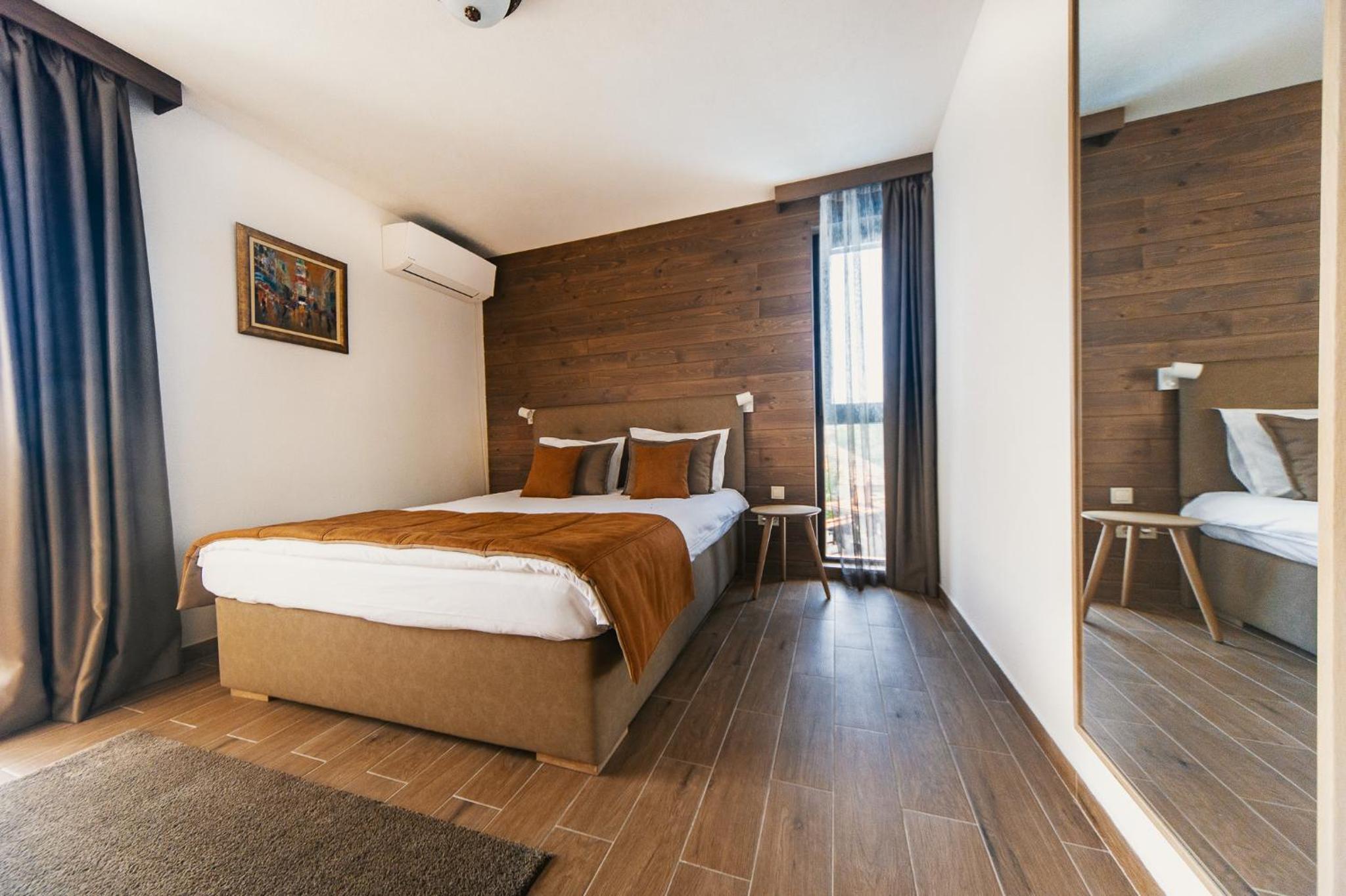 Double Room - Photo 11