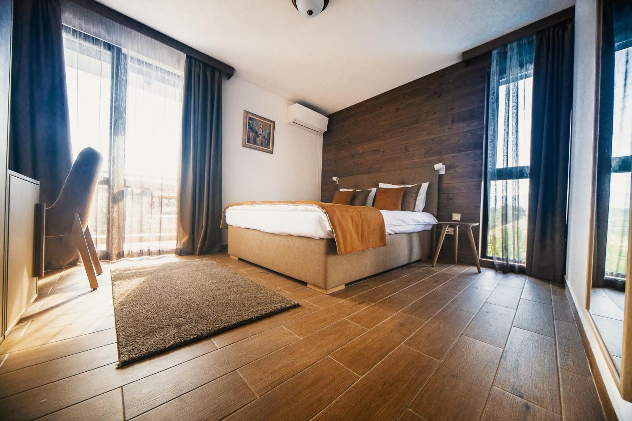 Double Room - Photo 12