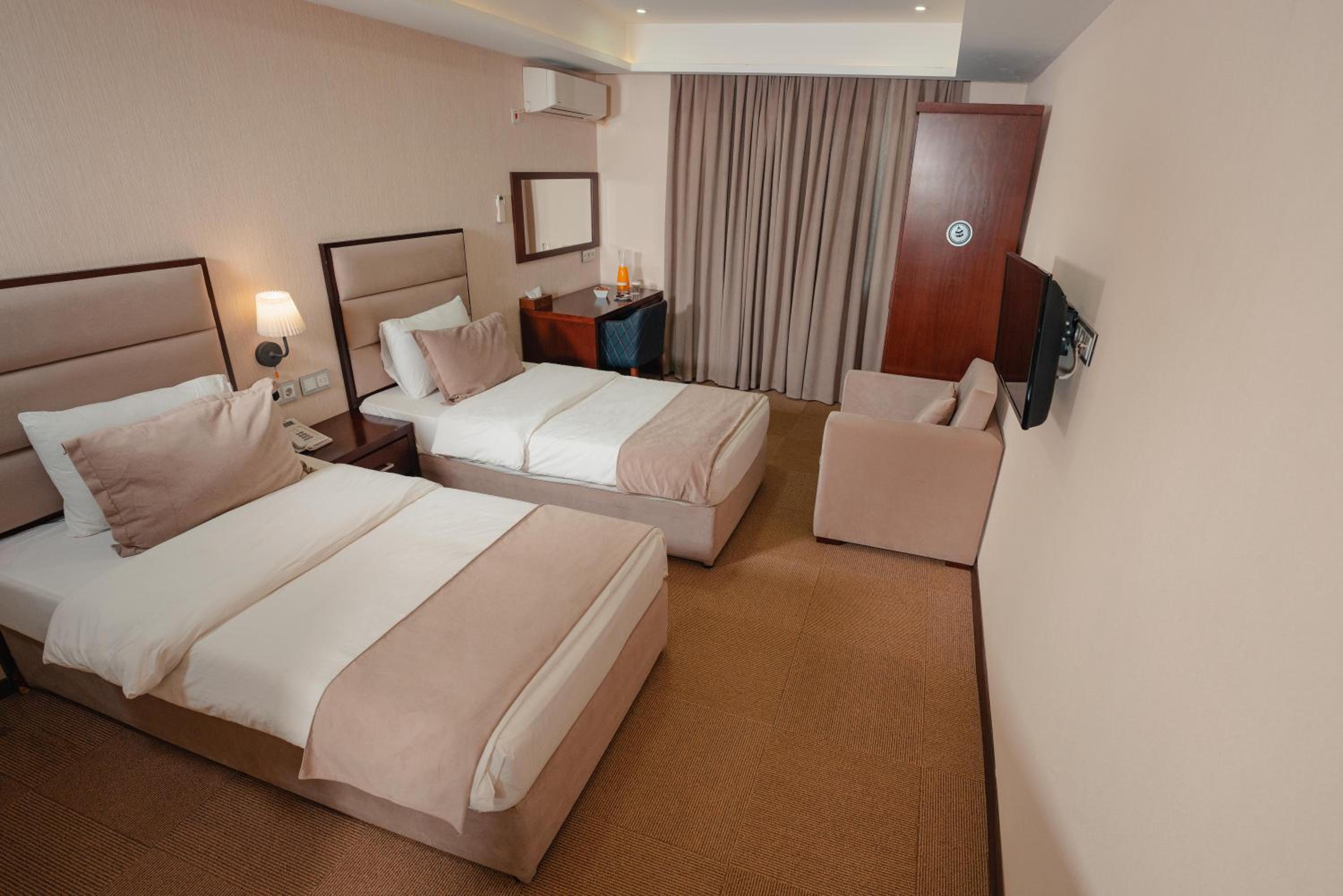 Deluxe Twin Room photo 1