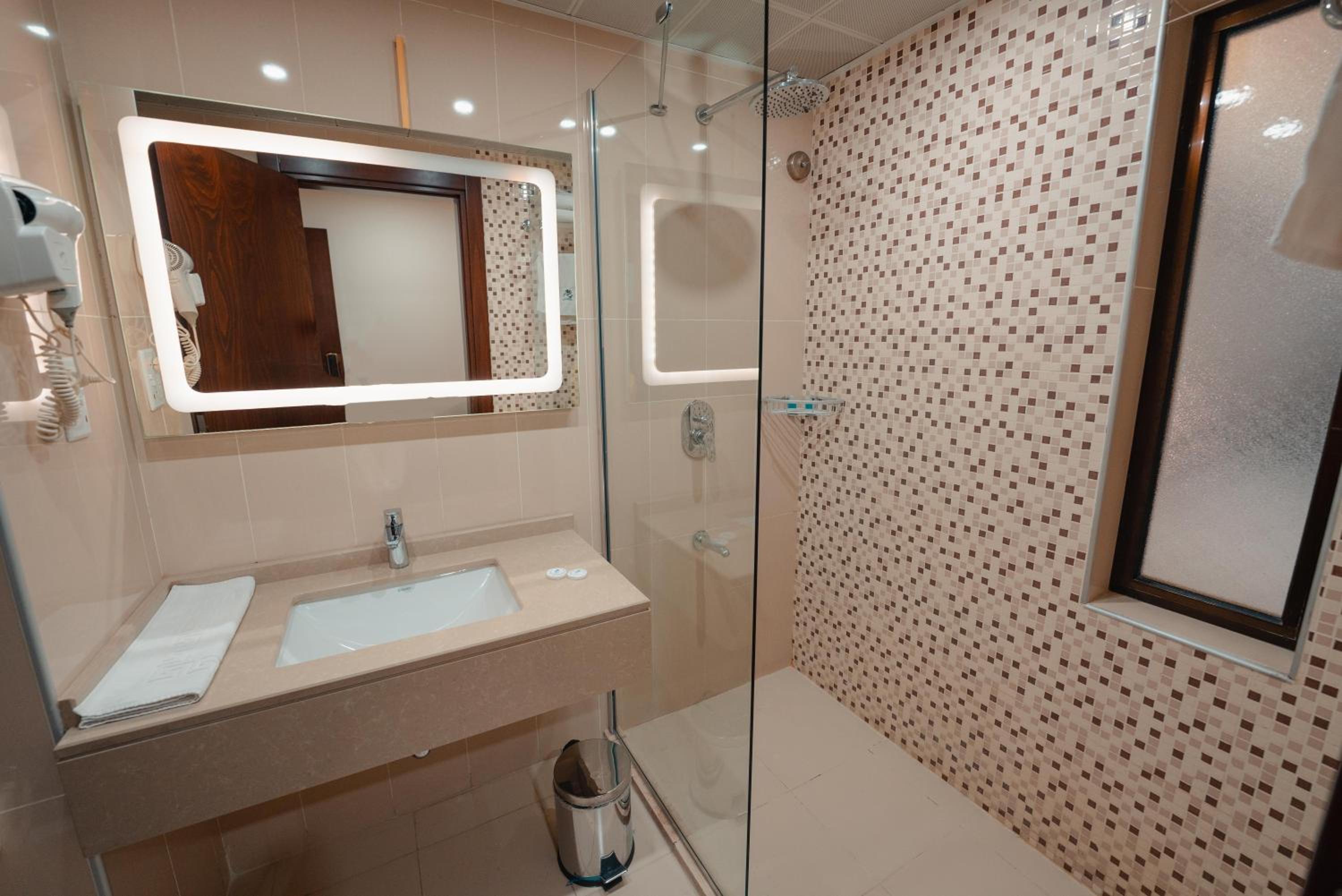 Deluxe Twin Room photo 2