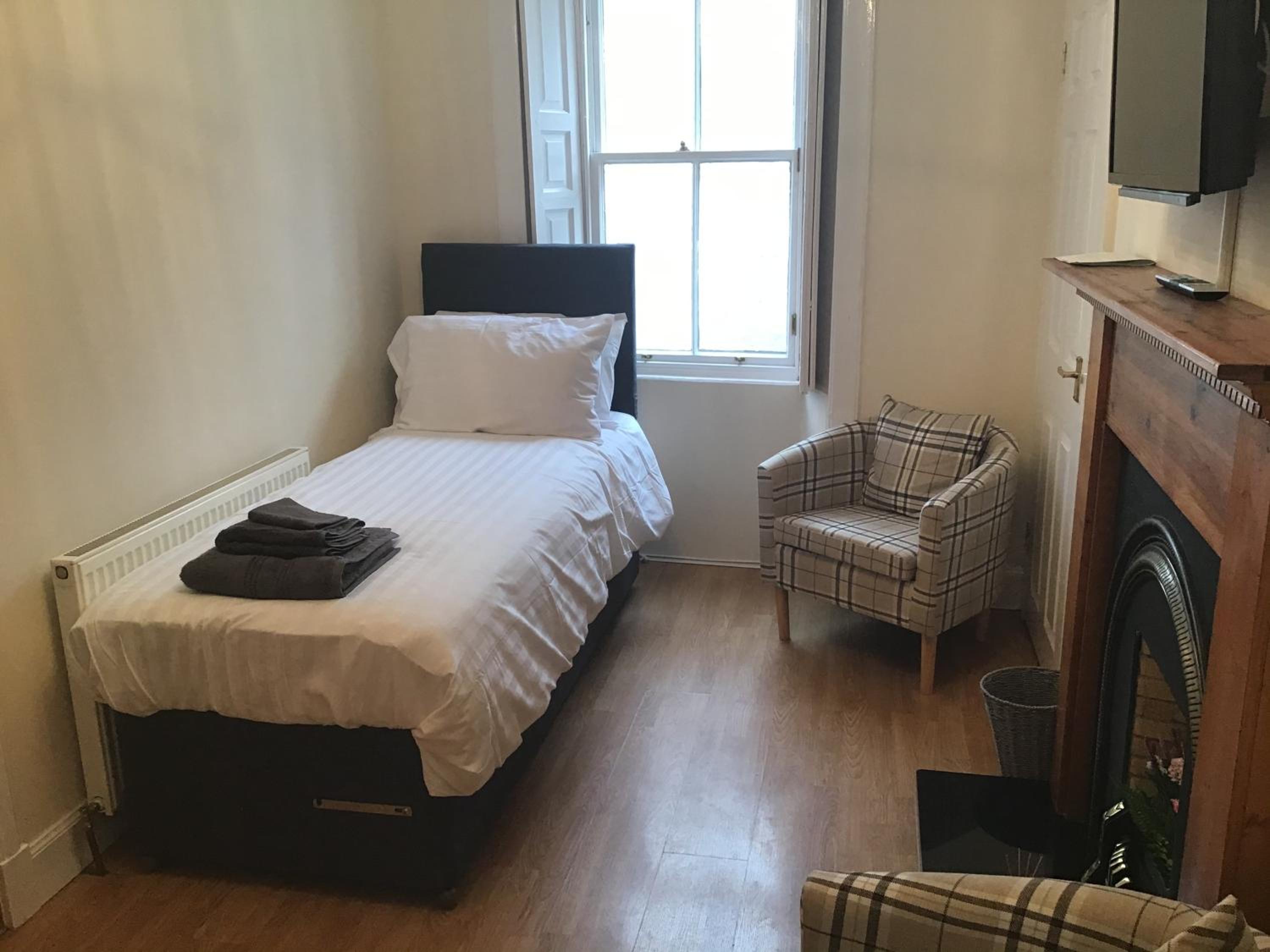 Budget Twin Room - Photo 1