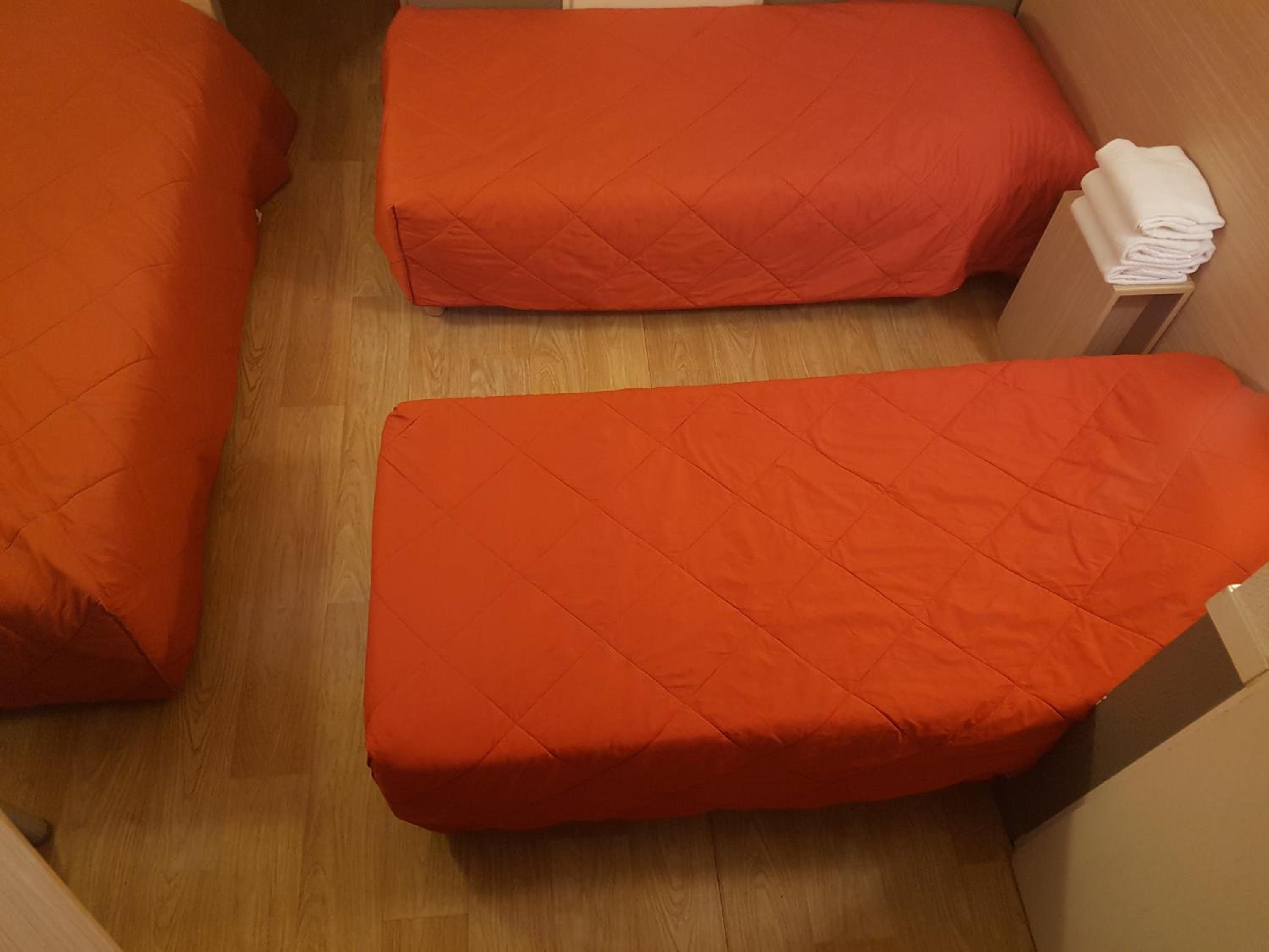 Triple Room with 3 Single Beds - Photo 4