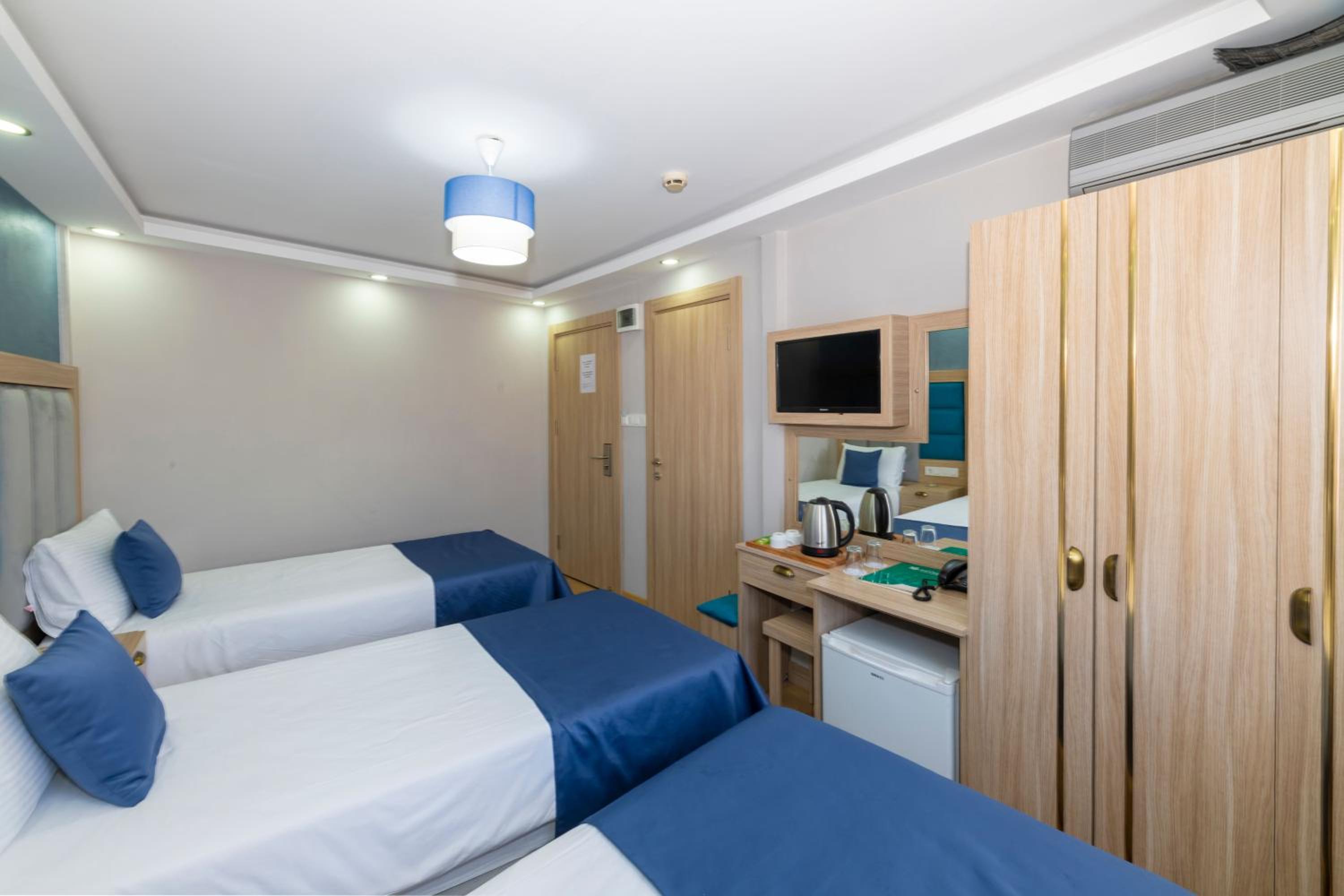 Triple Room photo 2
