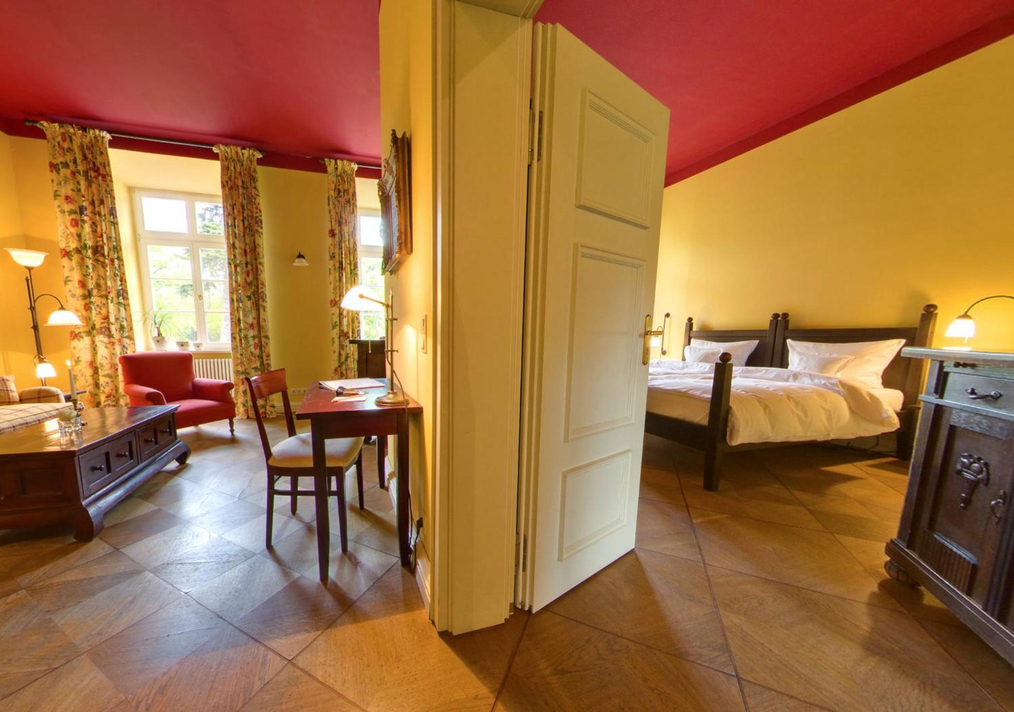 Suite - Photo 4