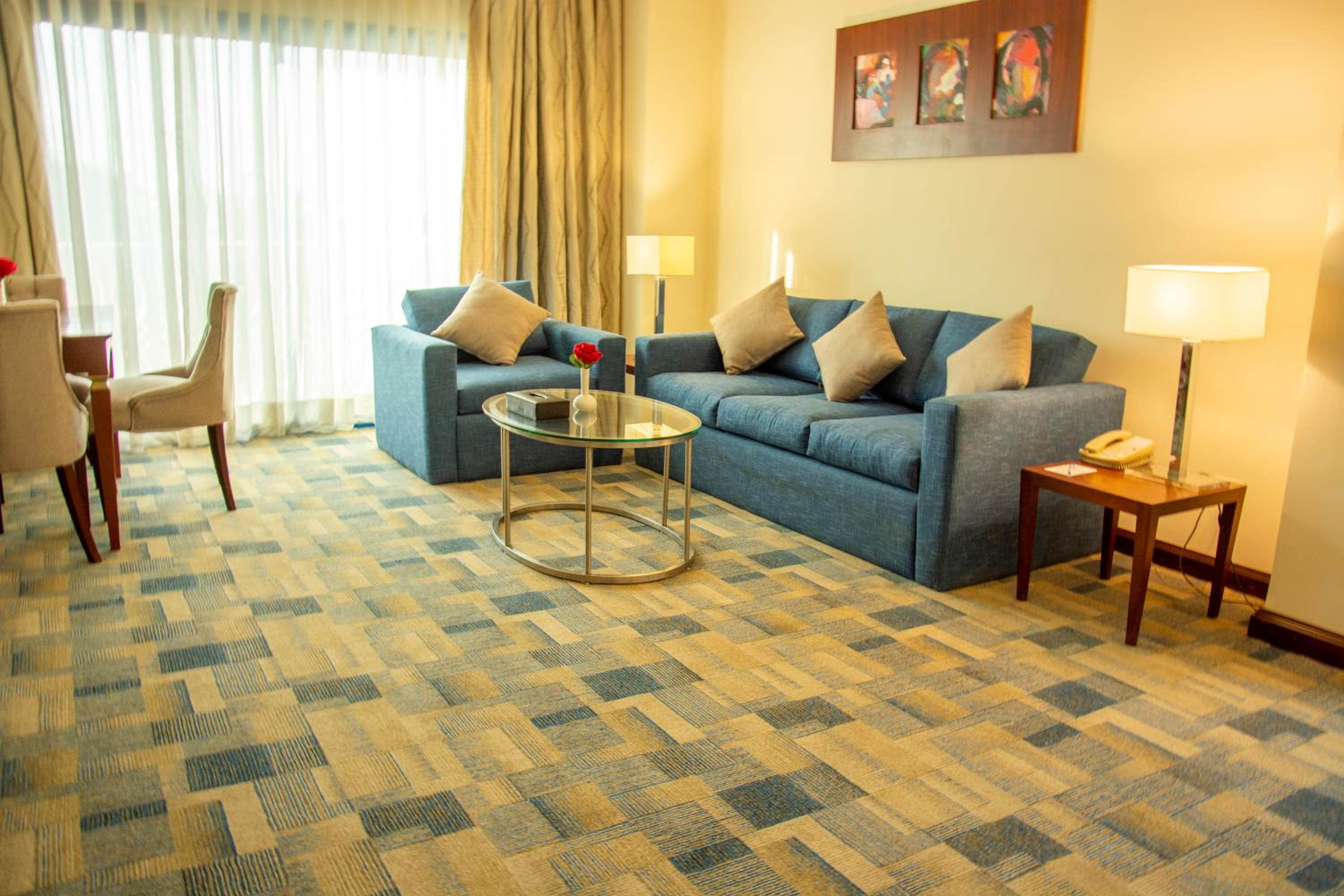 Corner Suite photo 2