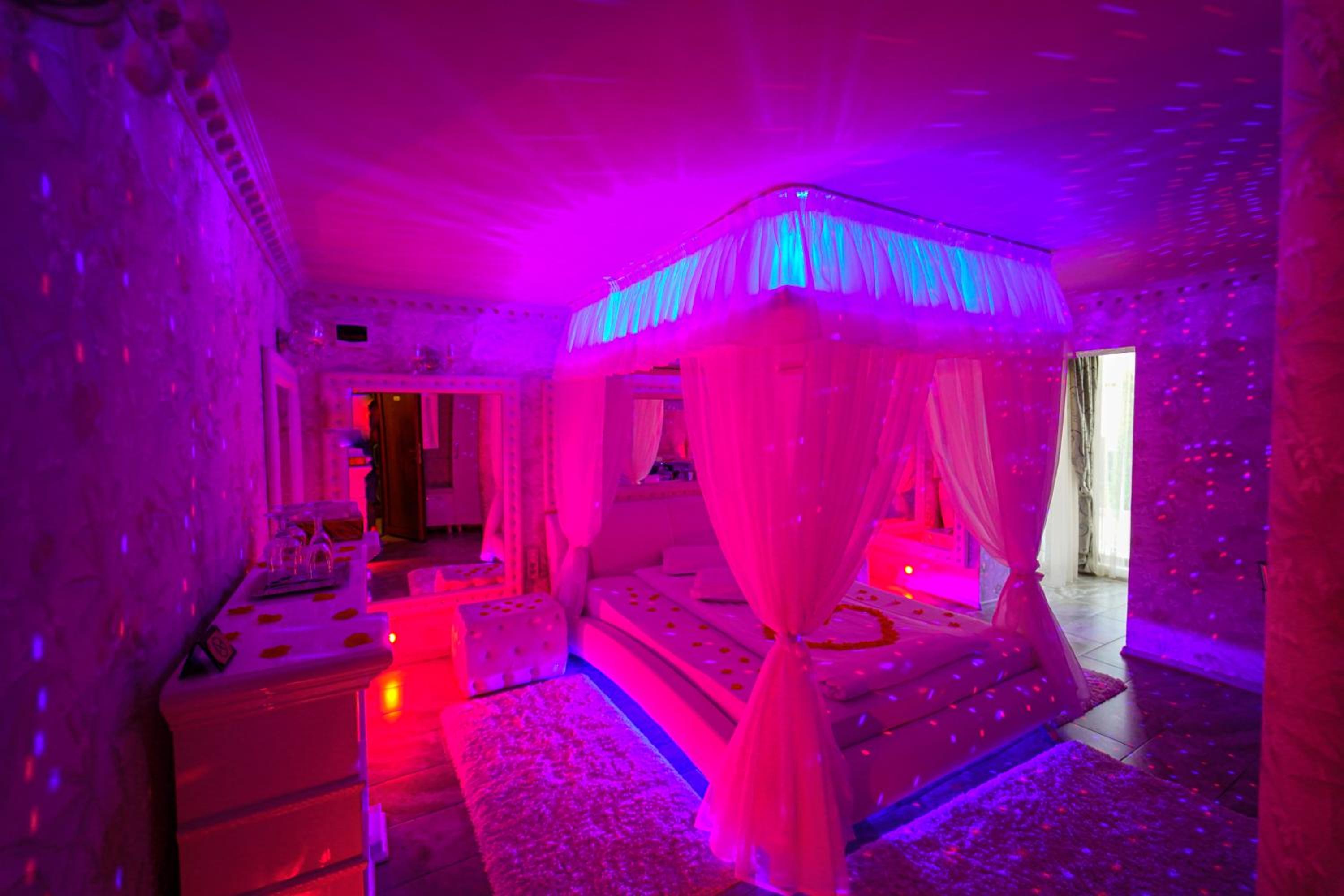 Room 8