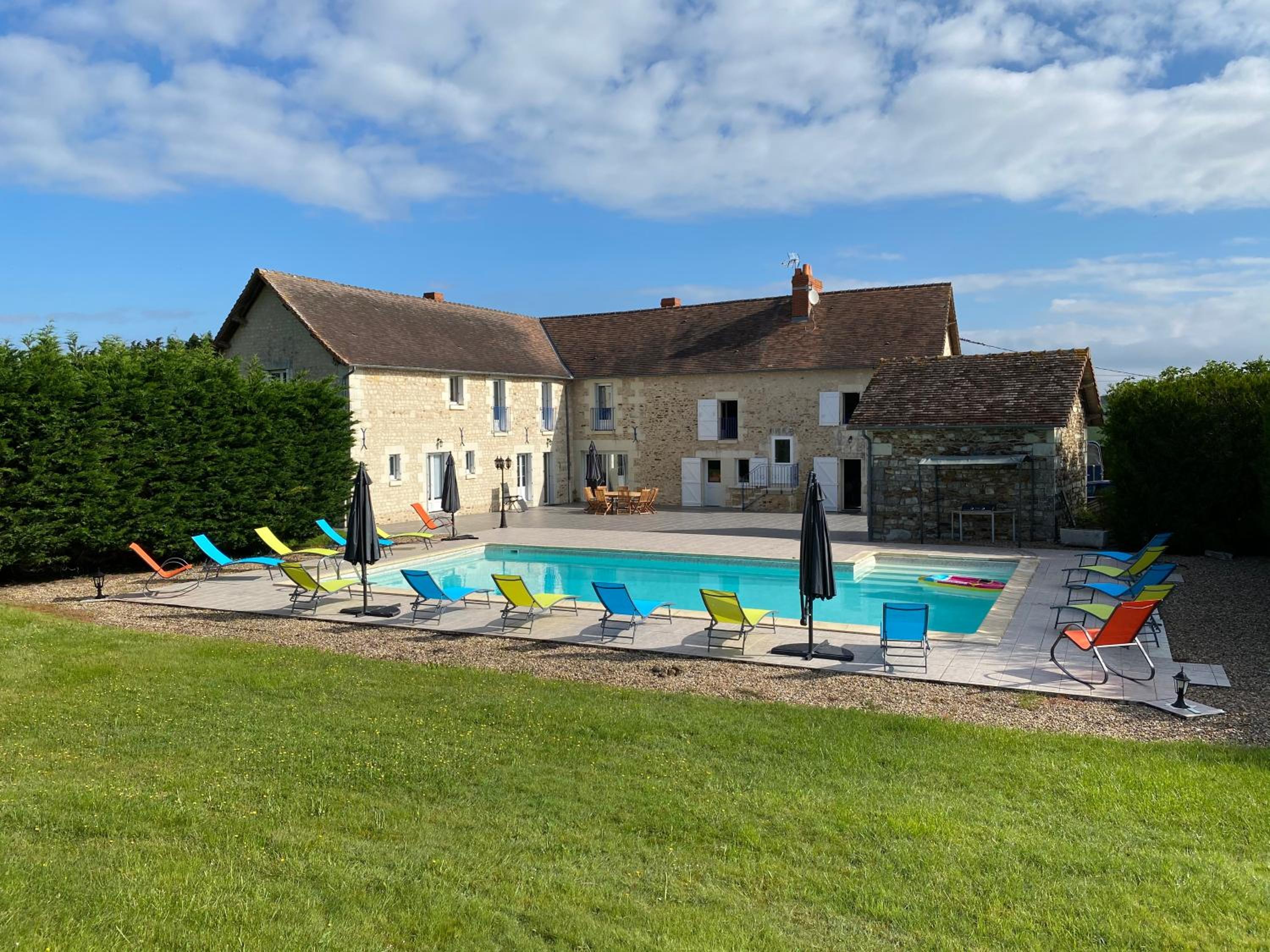 Double Room with Pool View - Photo 13