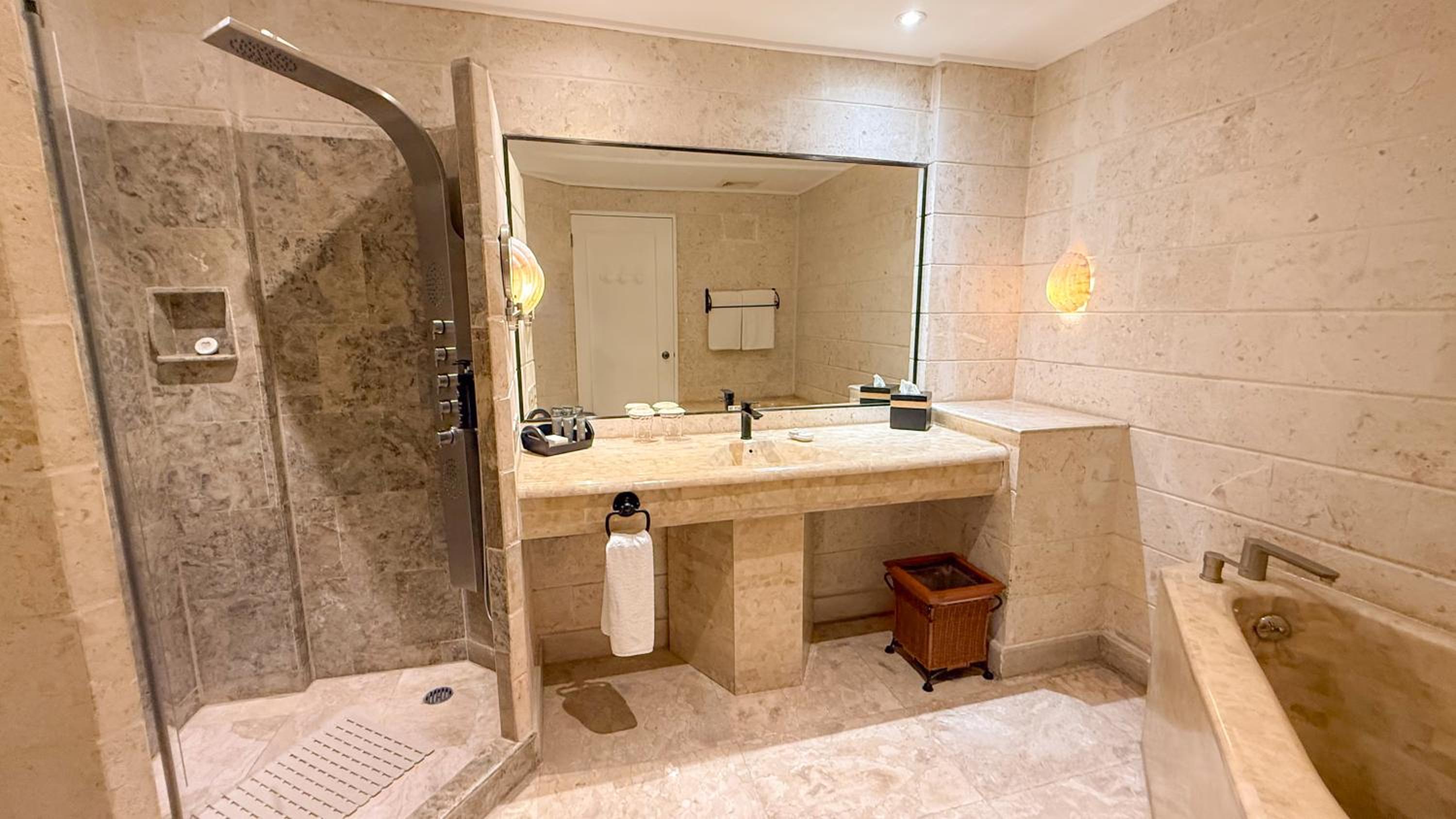 Fourplex Room (Maximum of 4 persons, Breakfast Included) Fourplex Room (Maximum of 4 persons, Breakfast Included)