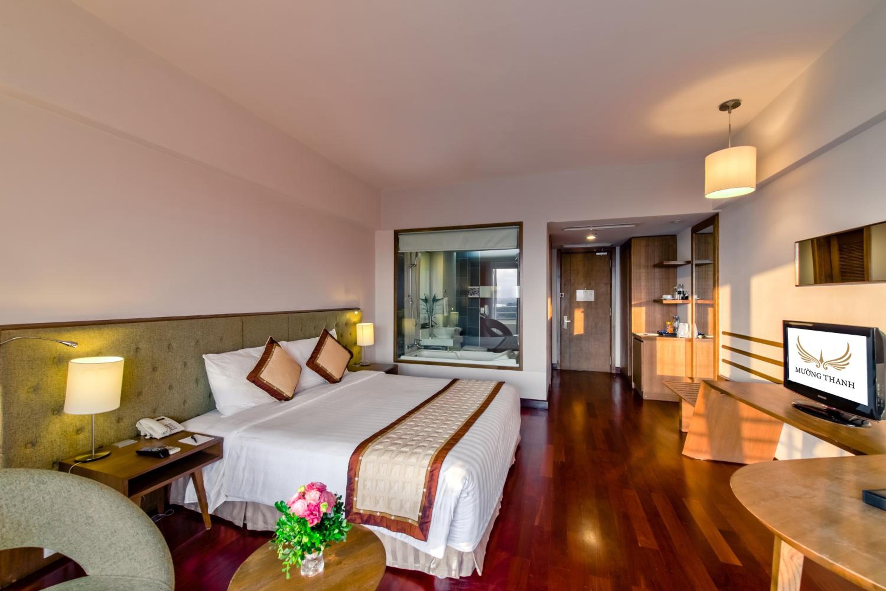 Deluxe King Room - Photo 5